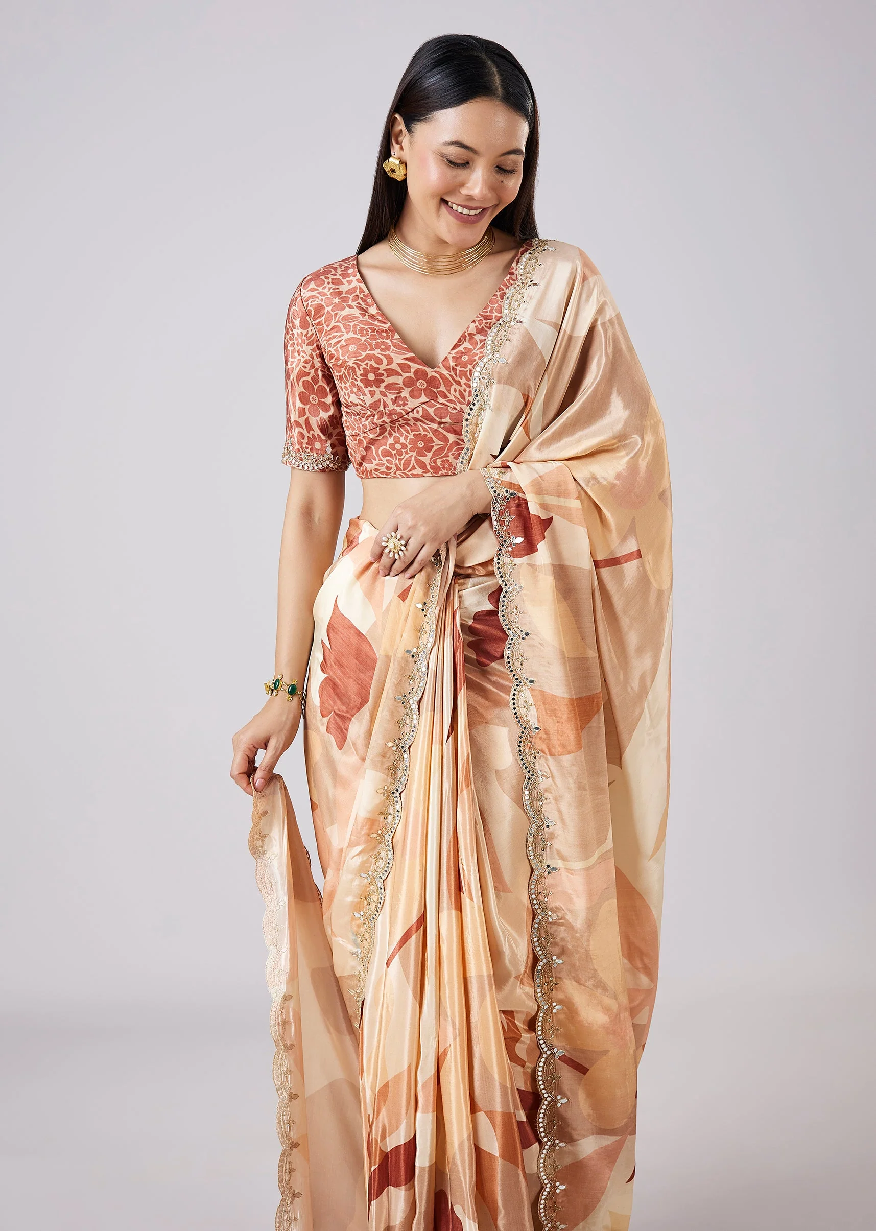 Beige Abstract Print Saree with Blouse - Image 5