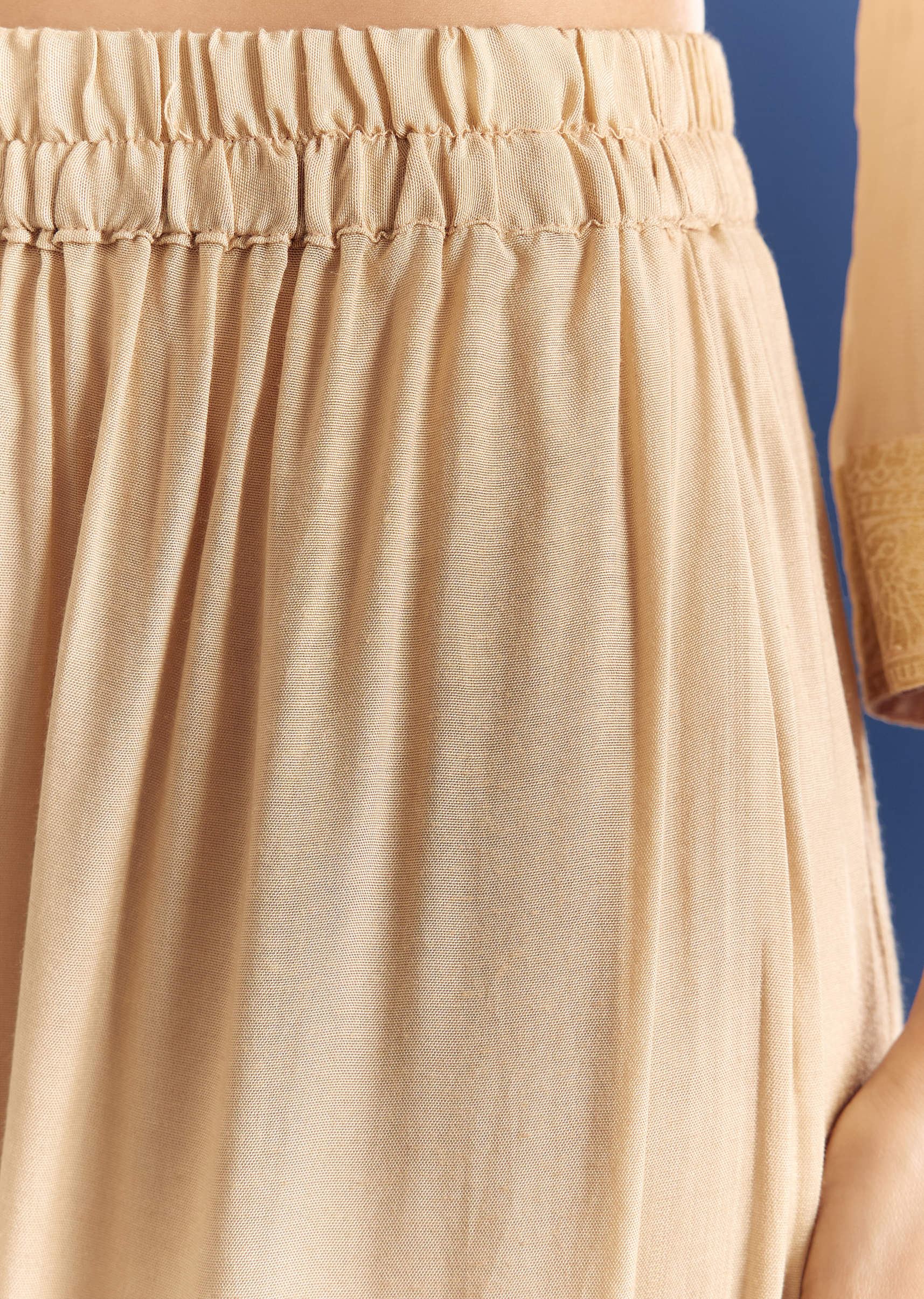 Beige Banarasi Georgette Kurta Set With Zardosi Neckline - Image 6
