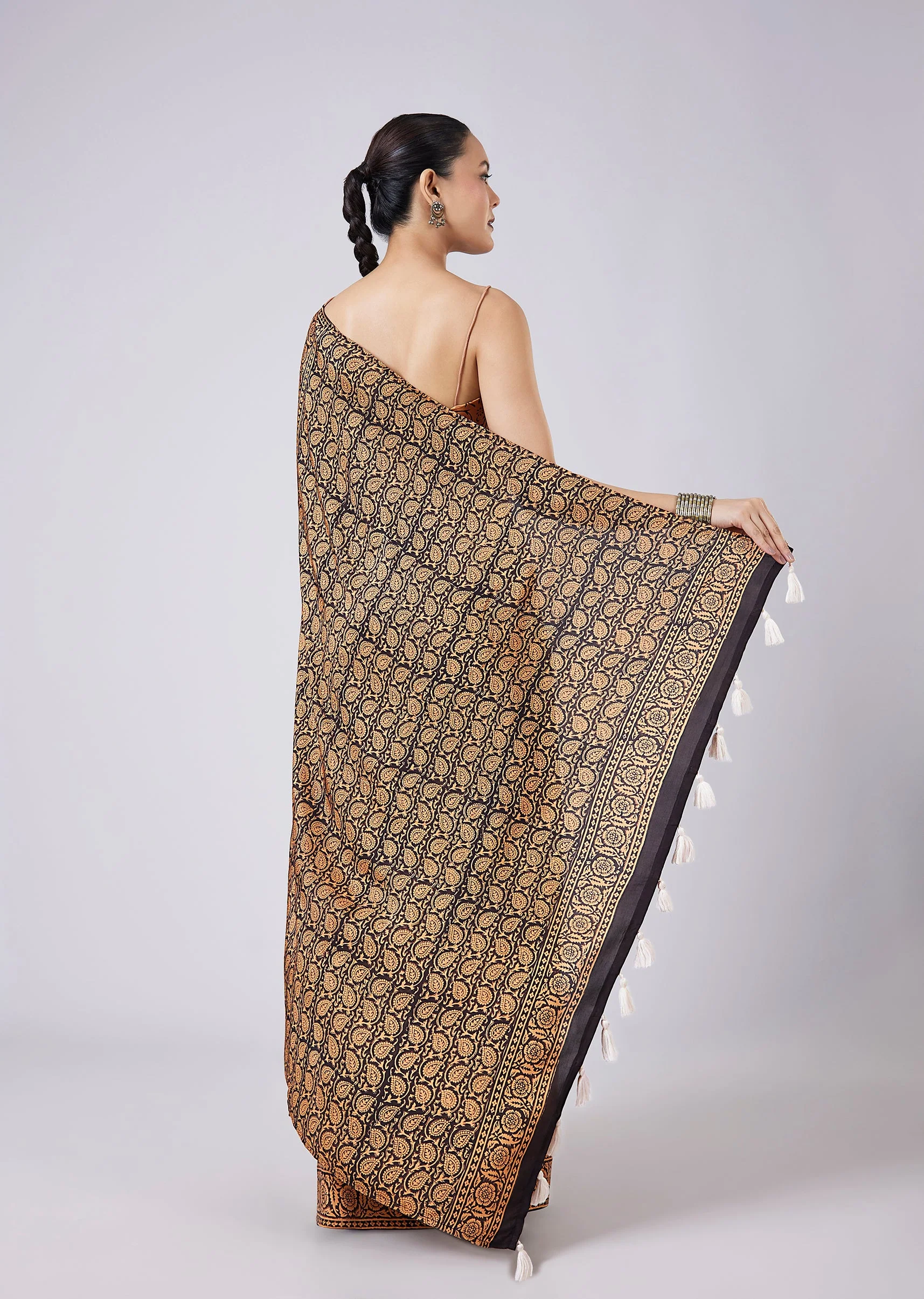 Beige Block Print Saree with Unstitched Blouse - Image 4