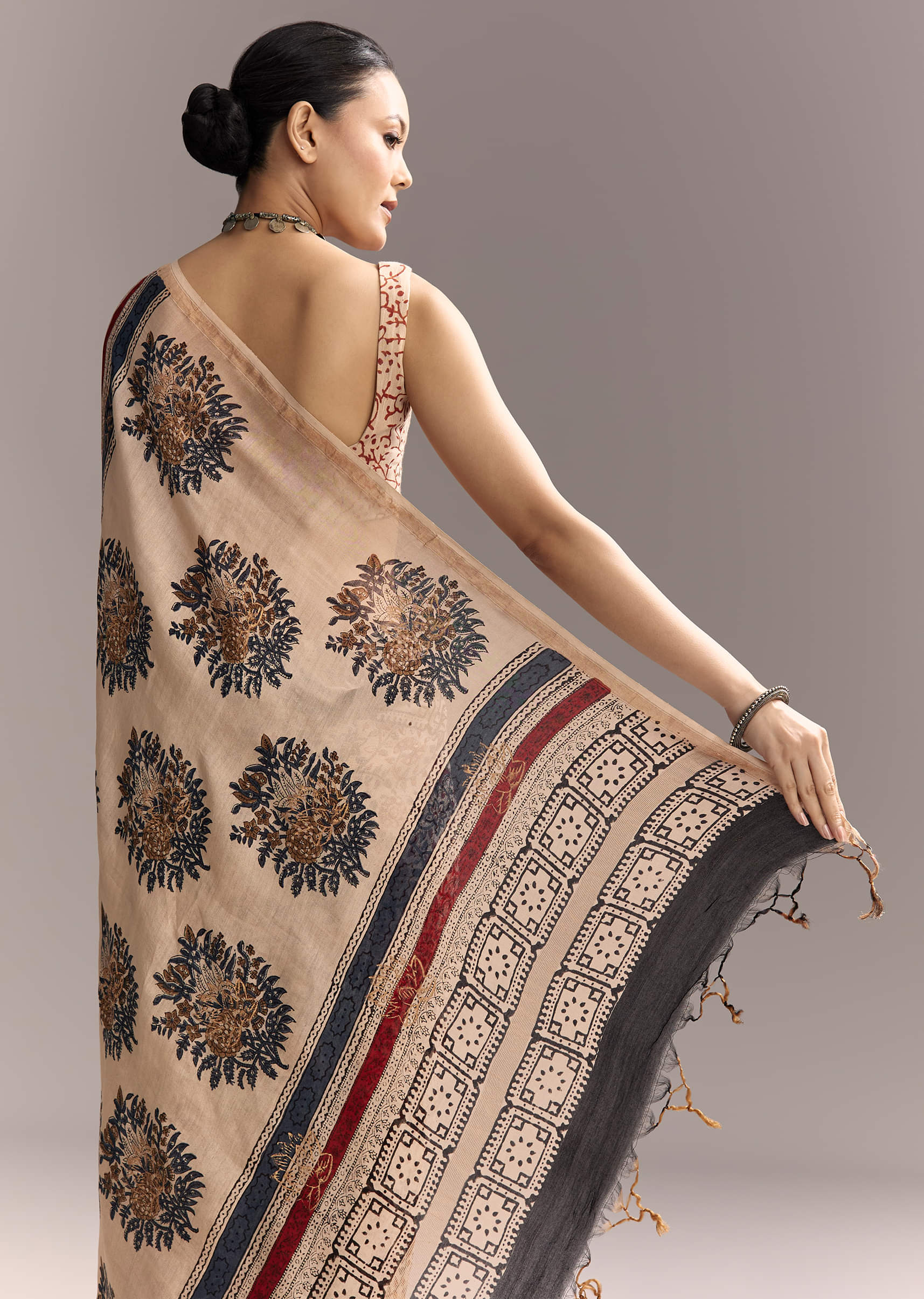 Beige Linen Saree With Ajrakh Floral Print And Black Border - Image 6