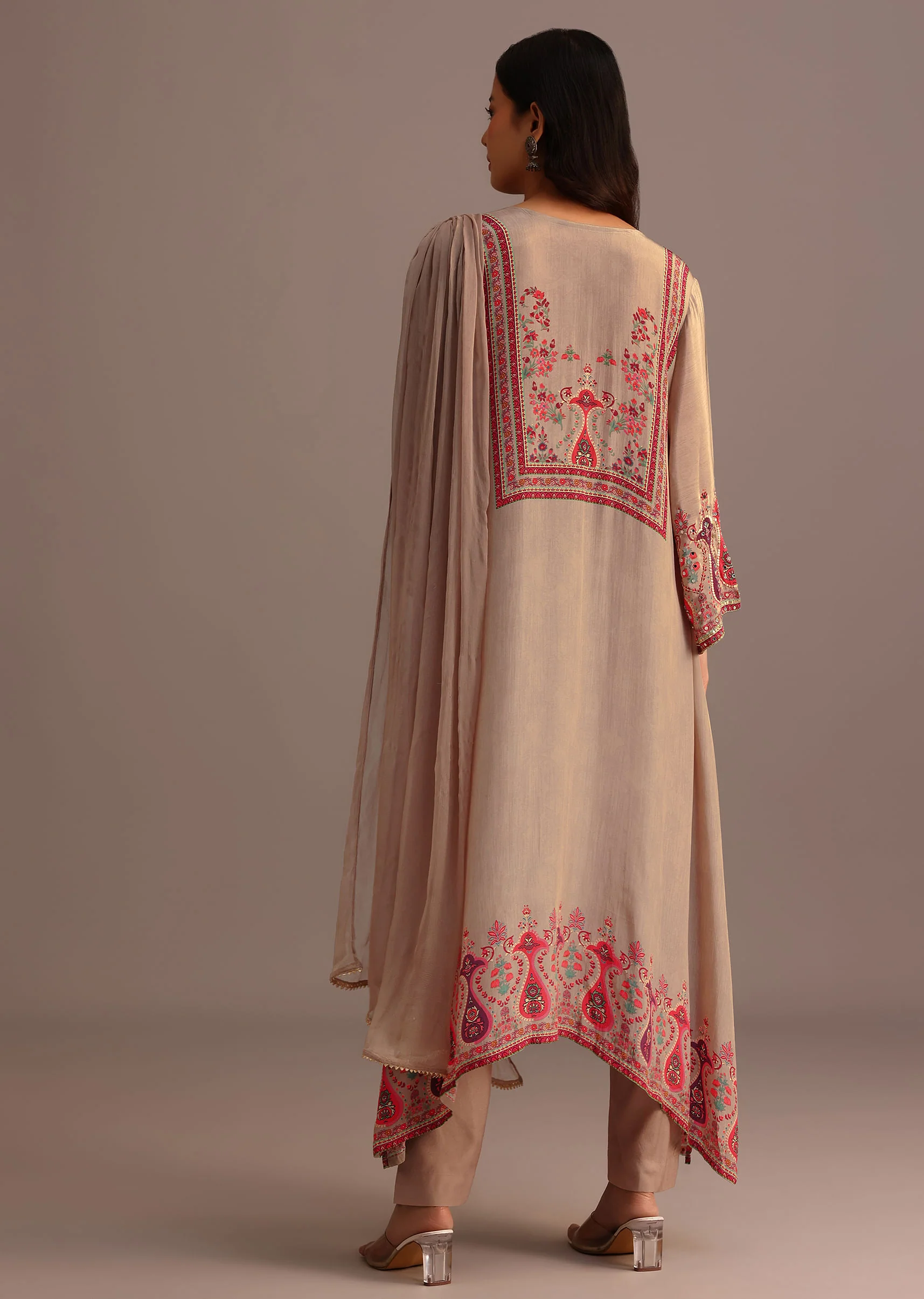 Beige Printed Kurti Pant Set With Chiffon Dupatta - Image 6