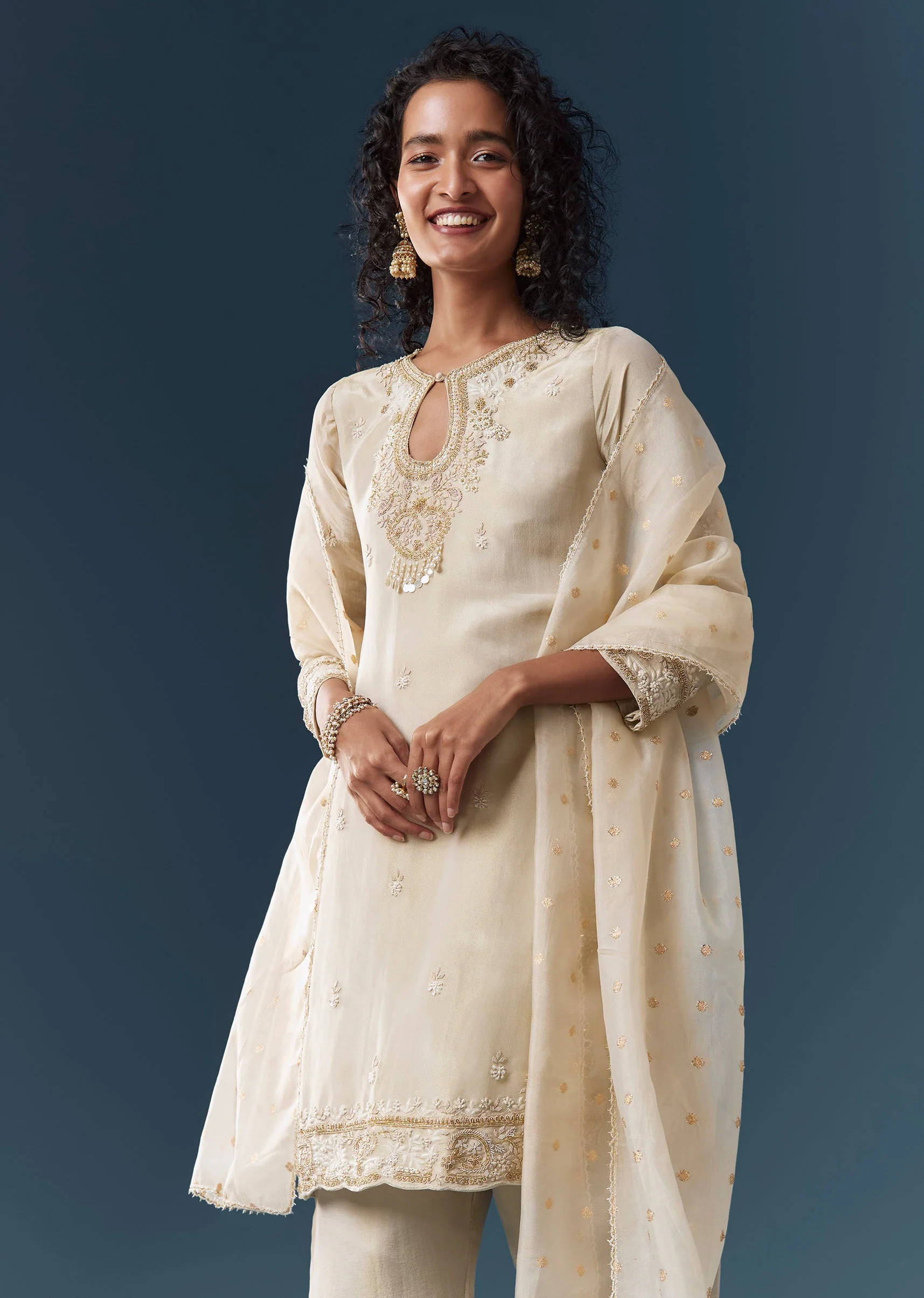 Beige Tissue Kurta Pant Set With Dupatta - Image 4
