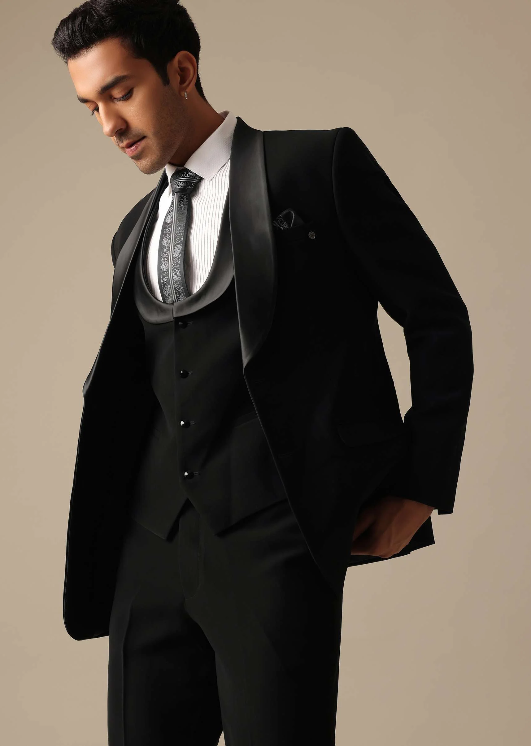 Black Blazer And Pant Set Tuxedo With Cutwork Detail - Image 4