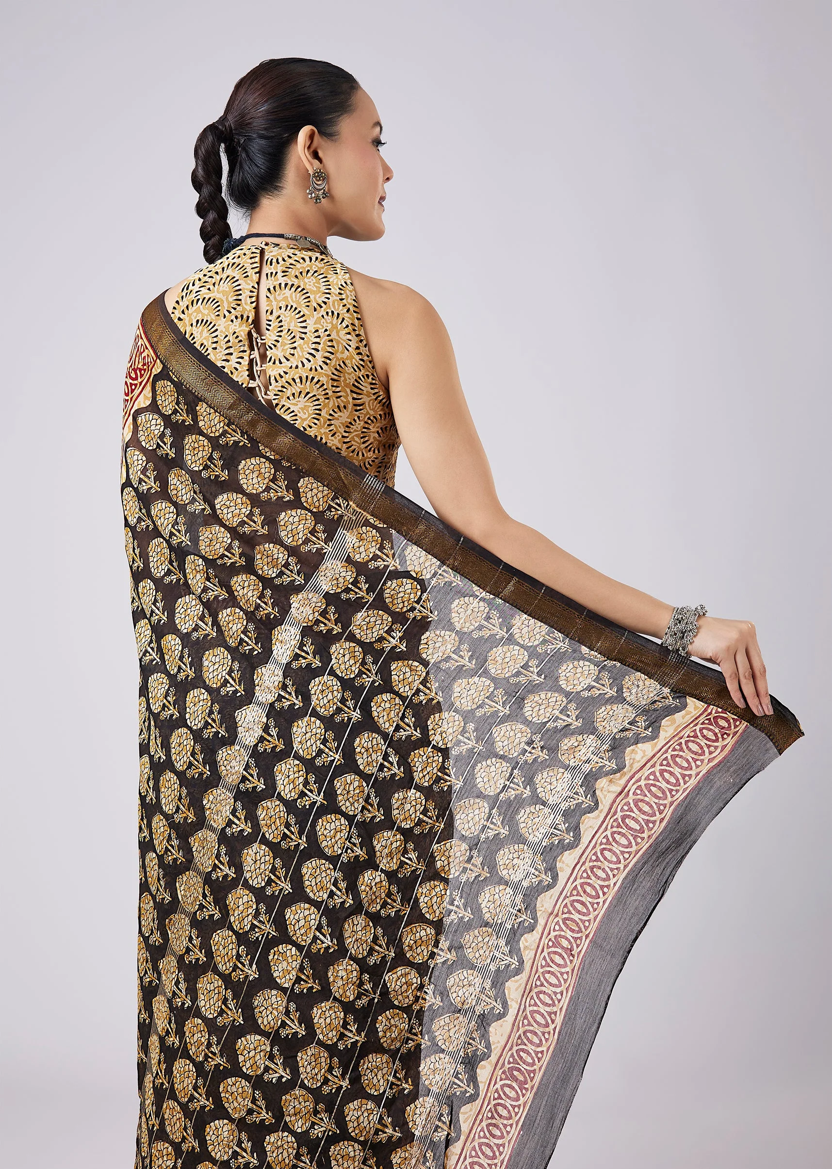 Black Block Printed Motif Saree with Unstitched Blouse - Image 6