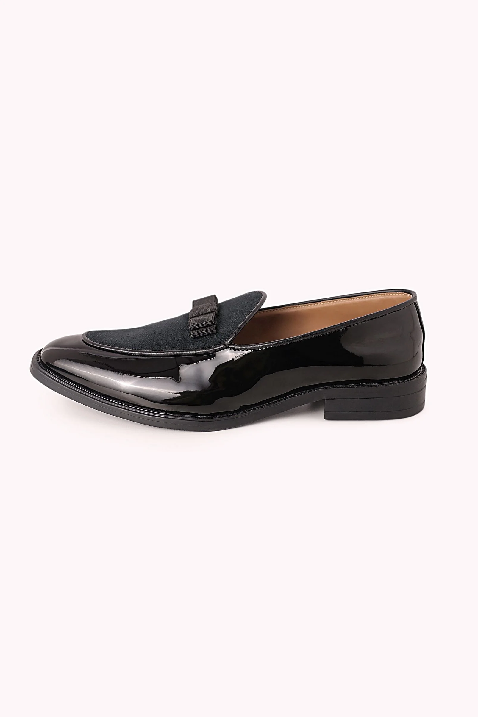 Black Bow Juttis In Velvet - Image 4