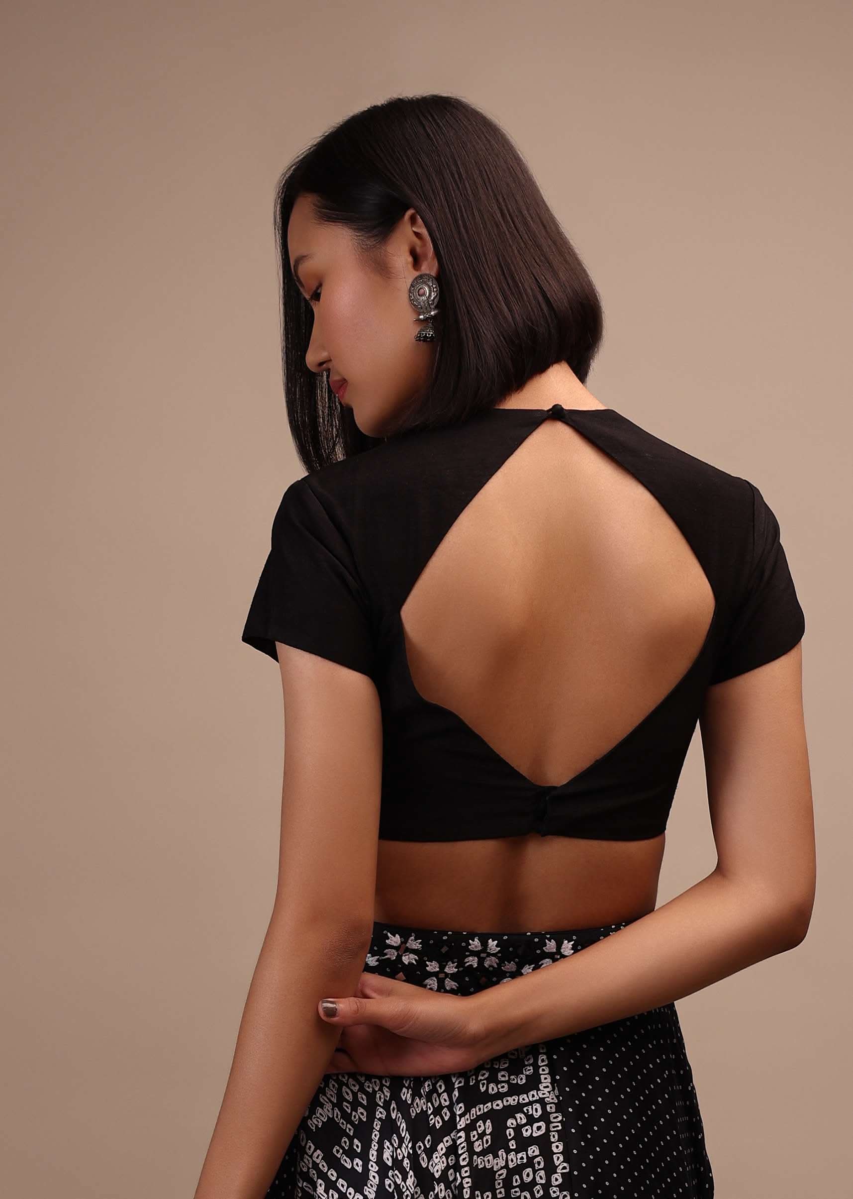 Black Cap Sleeves Blouse In The Round Neck. Raw Silk With Cut Out Back Neck And Hook Closure - Image 2