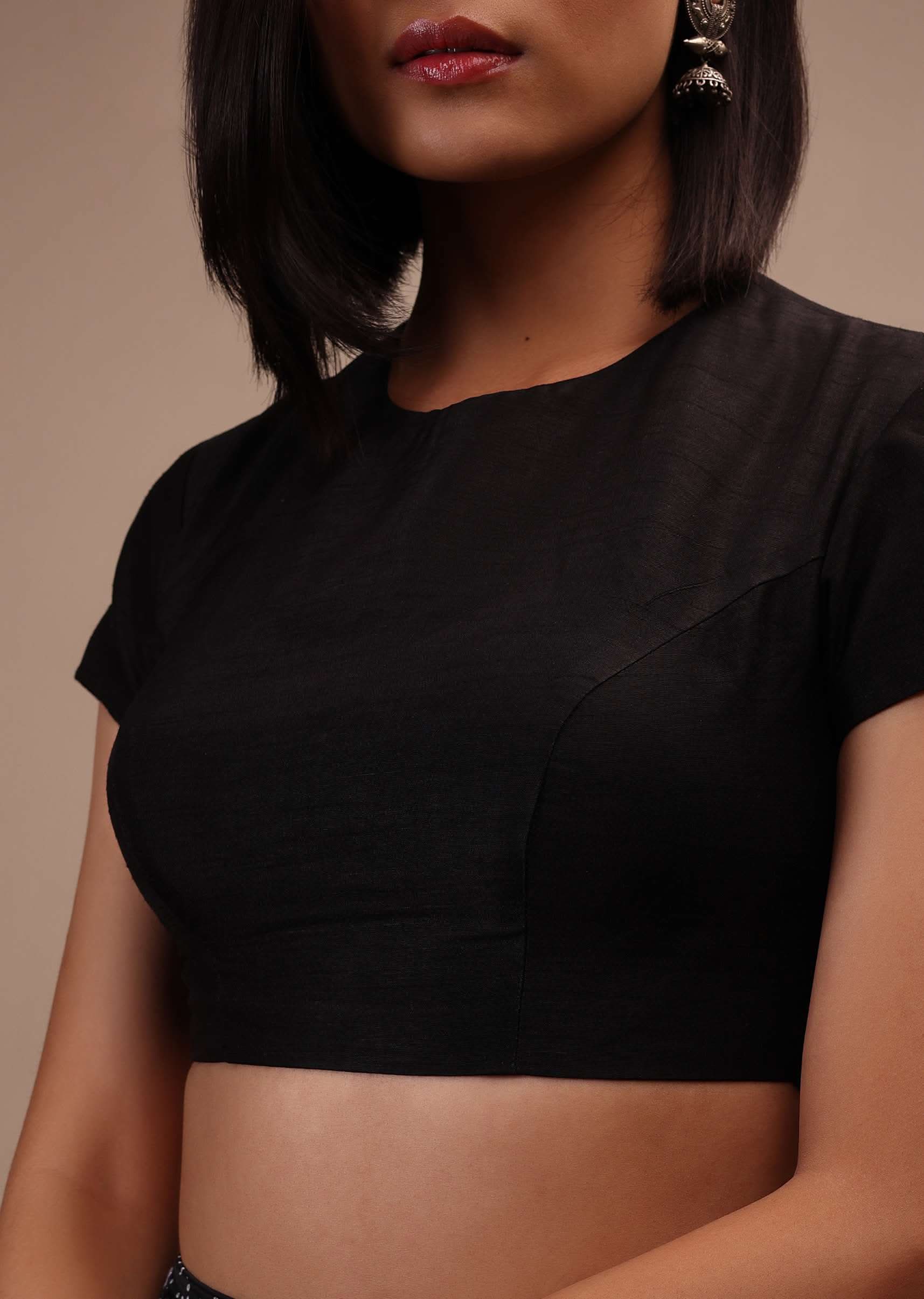 Black Cap Sleeves Blouse In The Round Neck. Raw Silk With Cut Out Back Neck And Hook Closure - Image 3