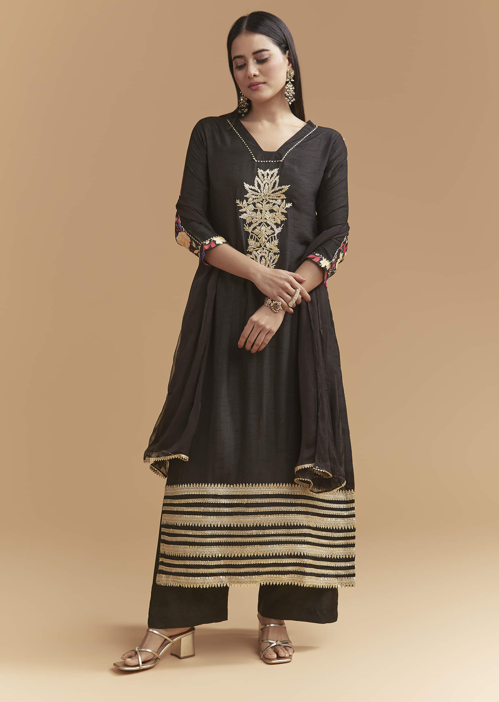 Black Dola Silk Kurta Set With Gota Work And Floral Print - Image 3