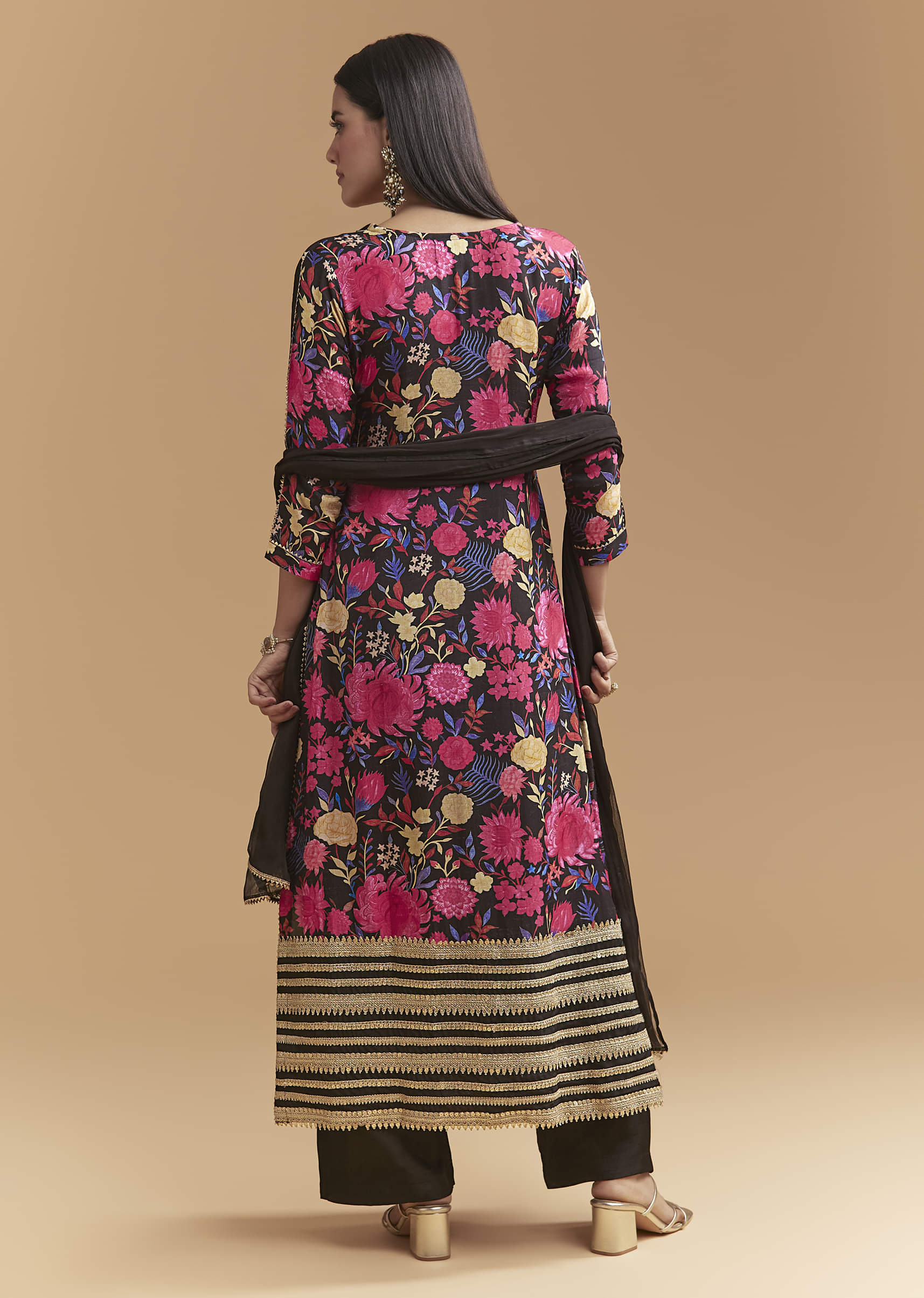 Black Dola Silk Kurta Set With Gota Work And Floral Print - Image 5