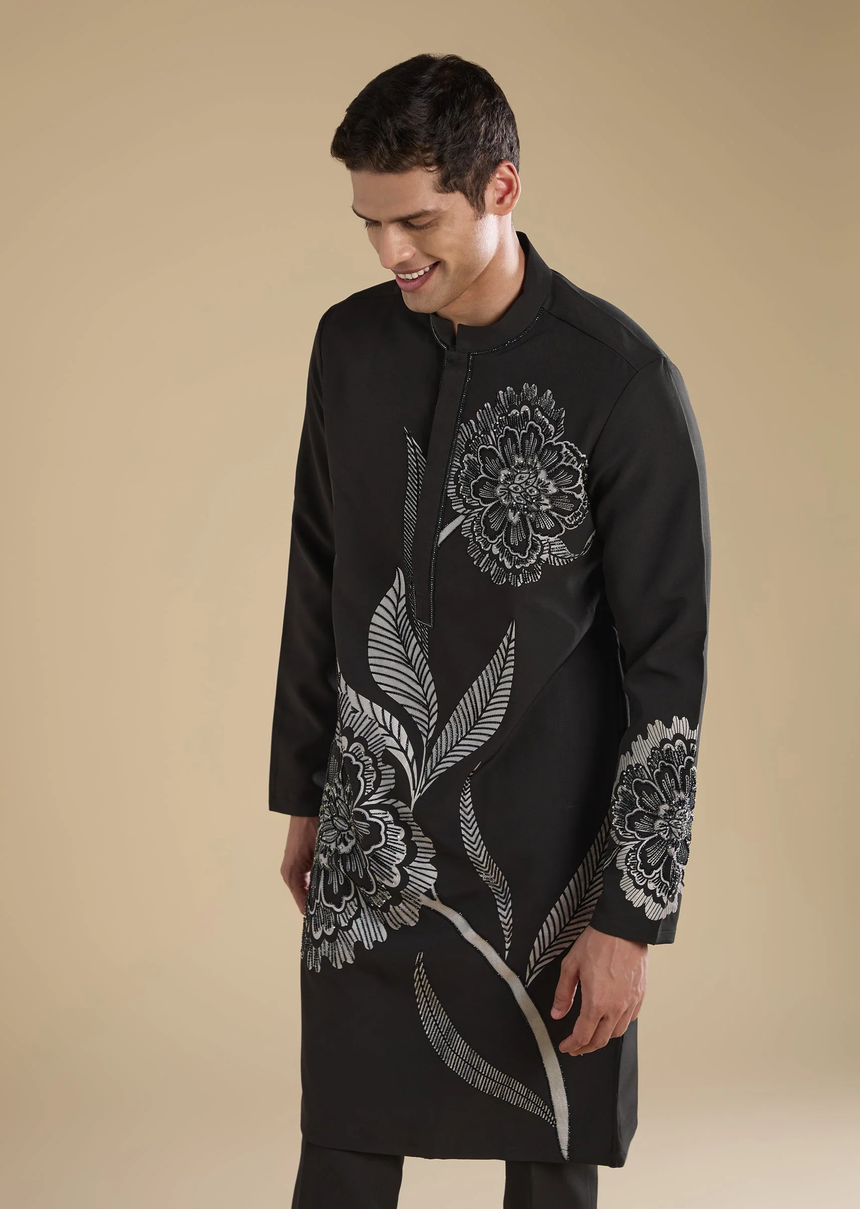 Black Embellished Kurta Set With Pants - Image 4
