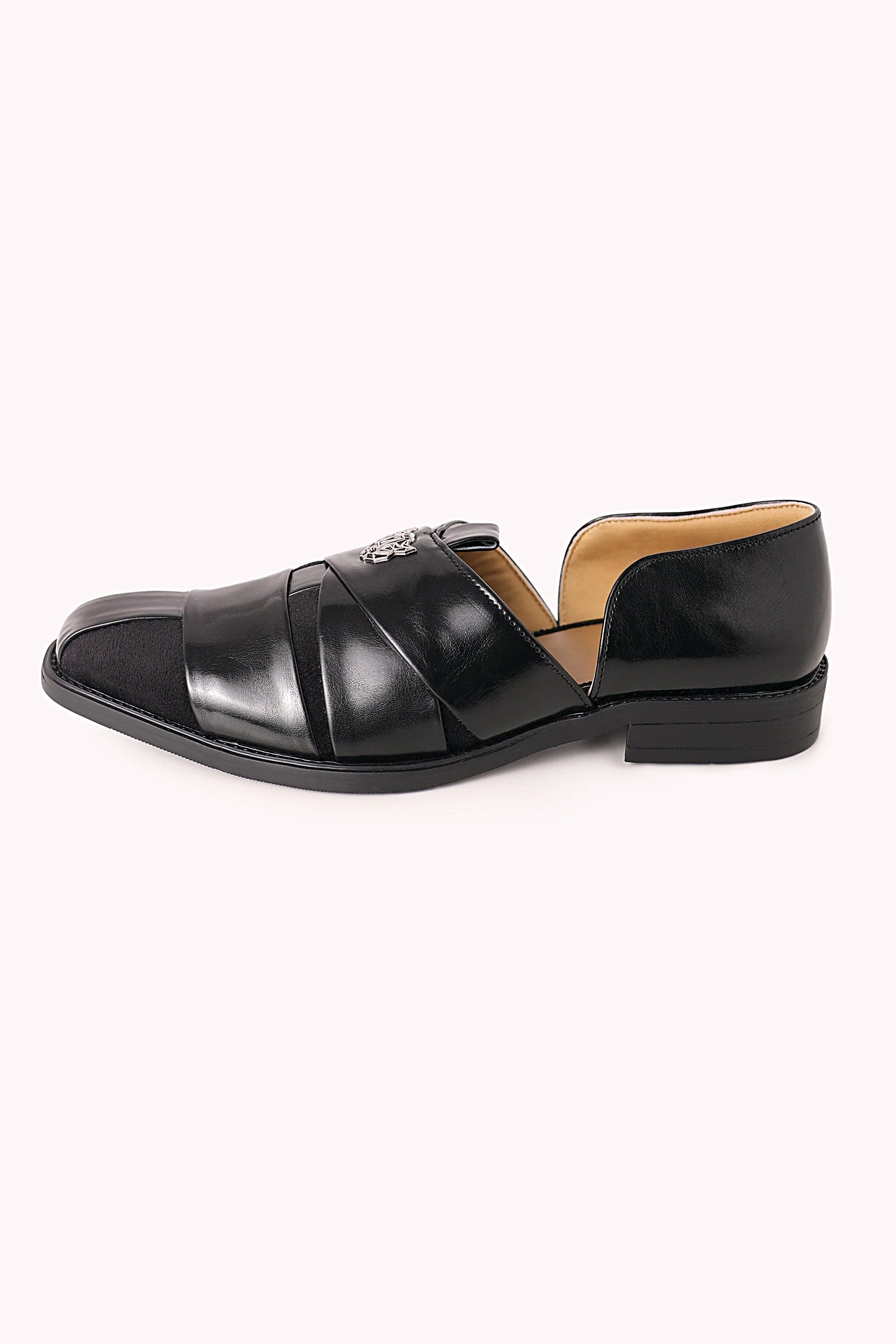 Black Juttis with Textured Detail - Image 4