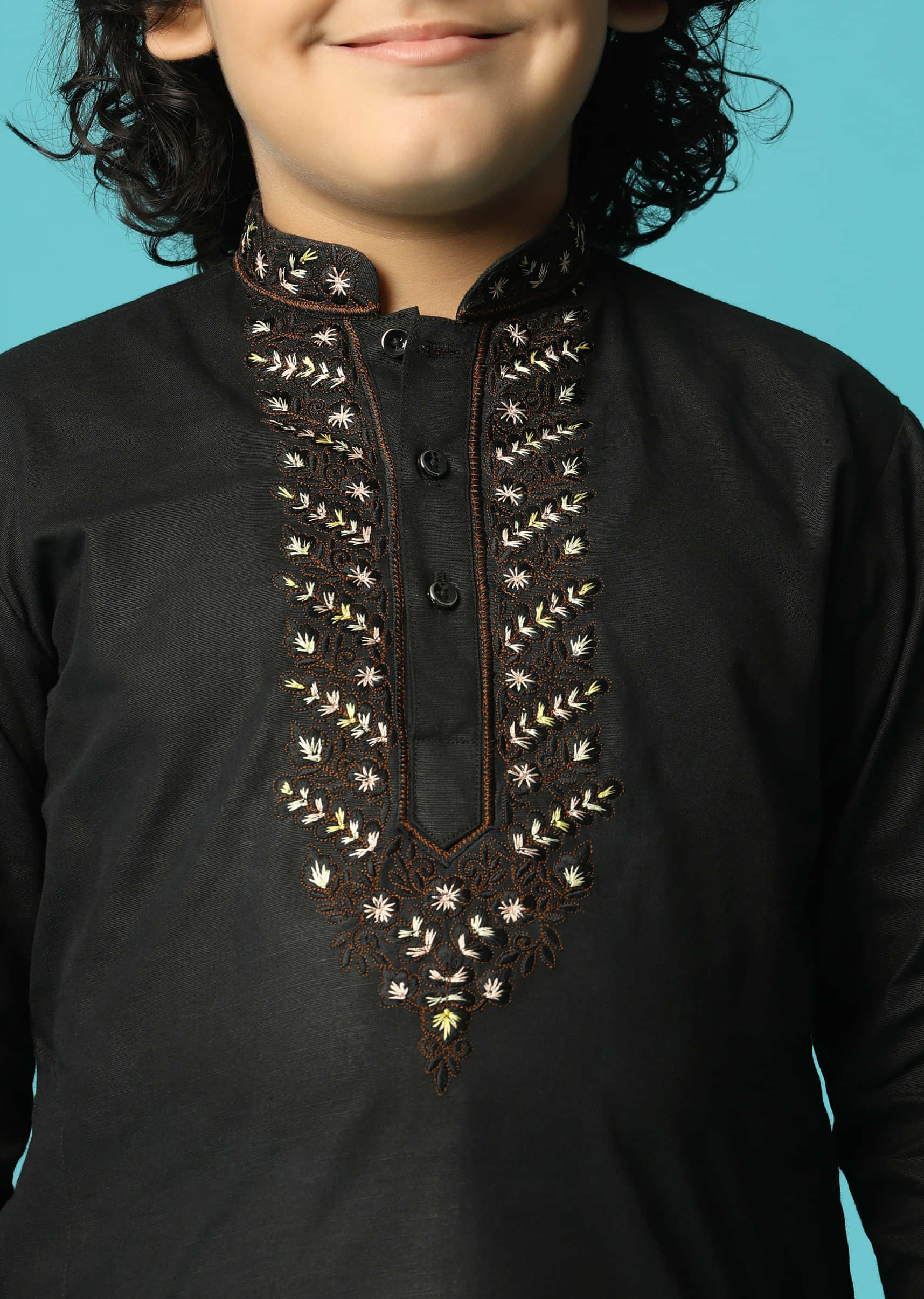 Black Linen Kurta Pant With Resham Work For Boys - Image 2