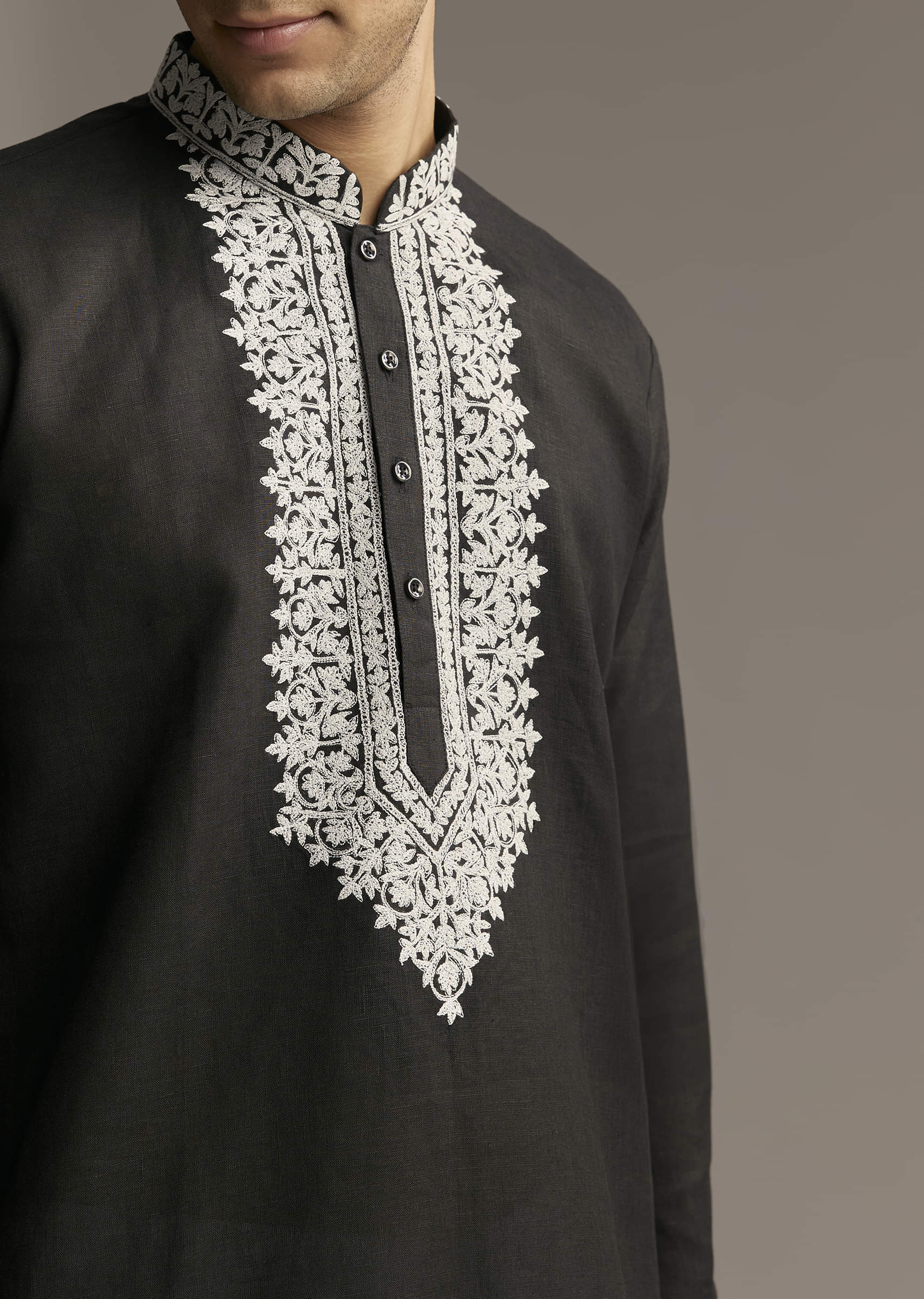 Black Linen Kurta Set For Men With Thread And Resham Work - Image 2