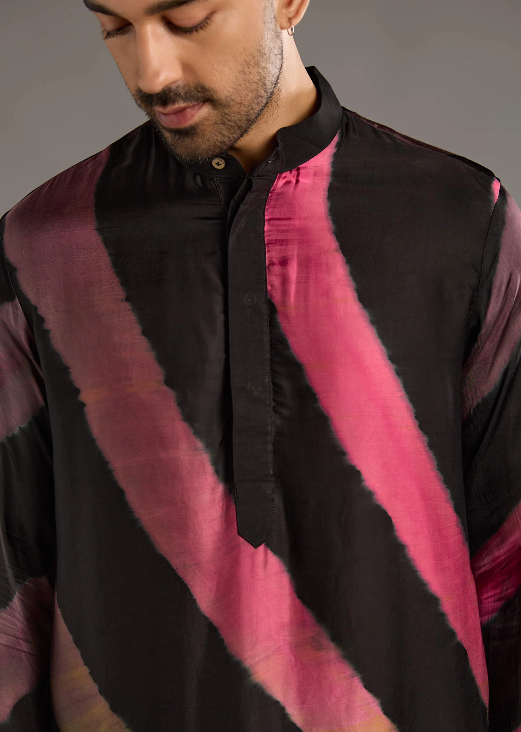 Black Modal Kurta Set For Men With Hand Dyed Leheriya Print - Image 2