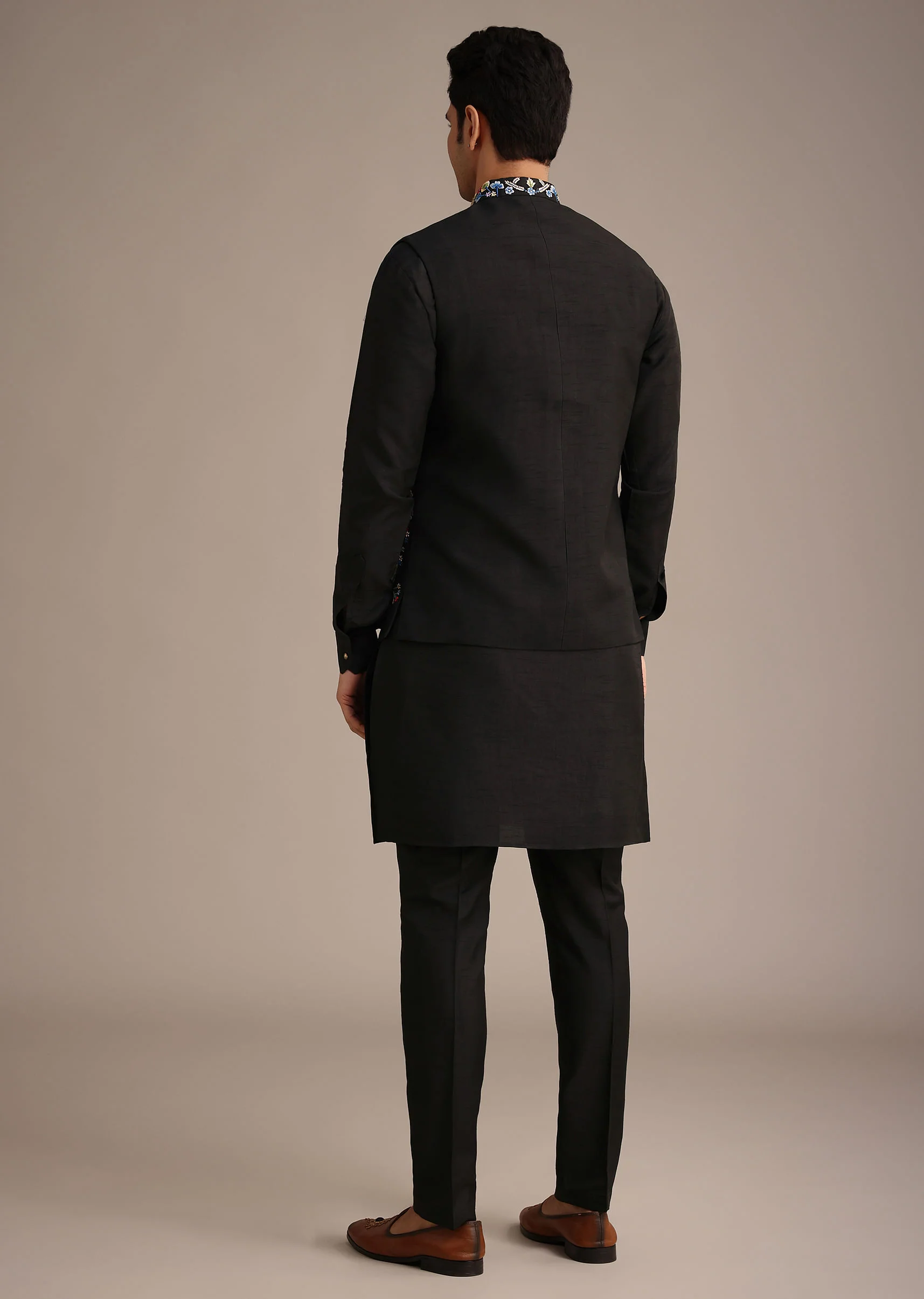 Black Resham Embroidered Jacket And Kurta Set In Silk - Image 5