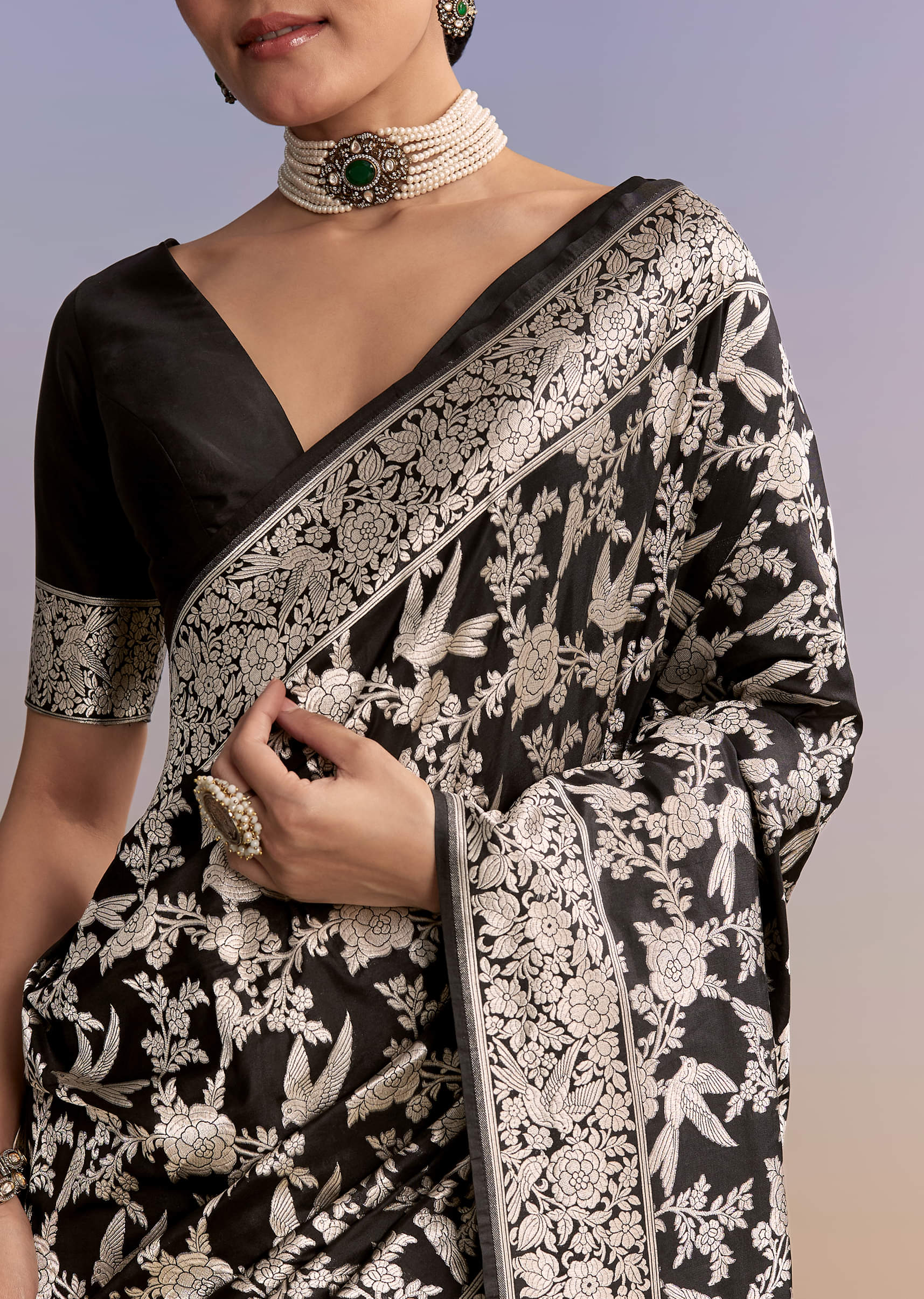 Black Silk Handwoven Banarasi Saree With Floral Zari Jaal Work - Image 2
