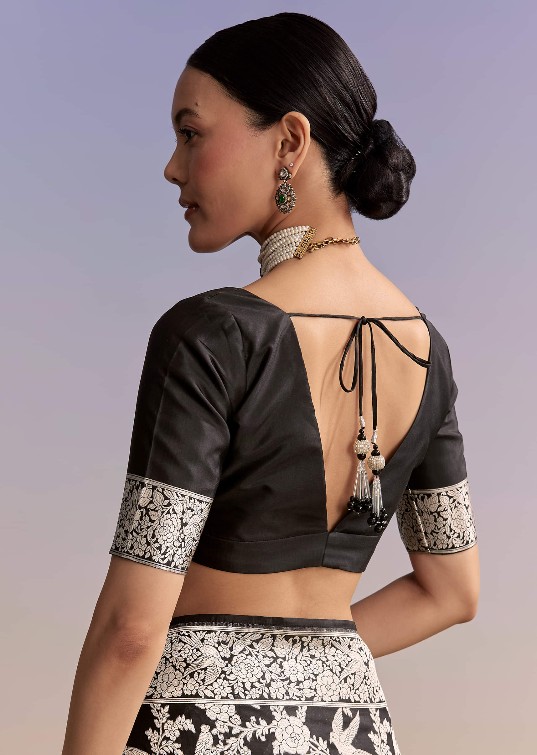 Black Silk Handwoven Banarasi Saree With Floral Zari Jaal Work - Image 8