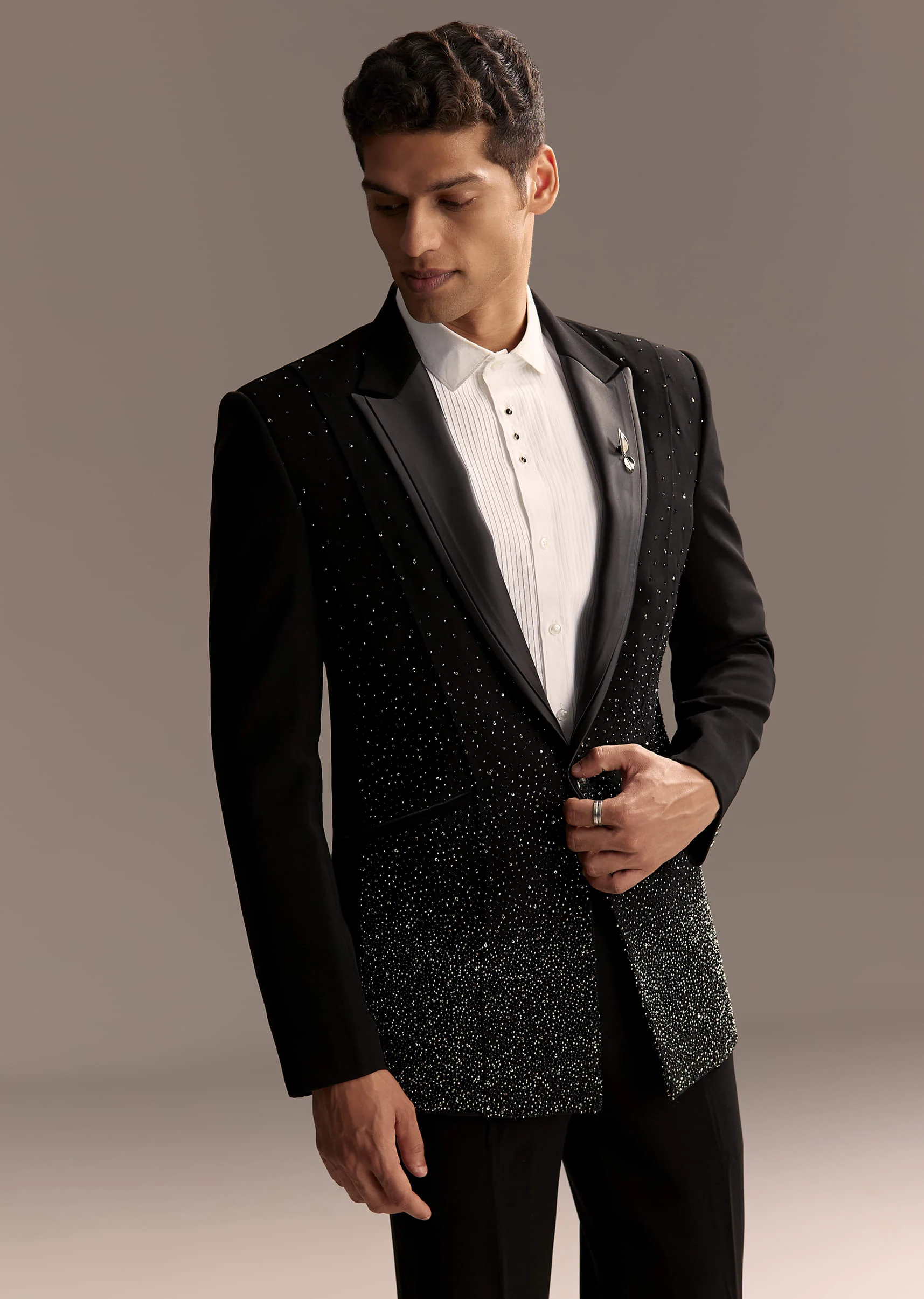 Black Tuxedo For Men With Embellished Embroidery - Image 4