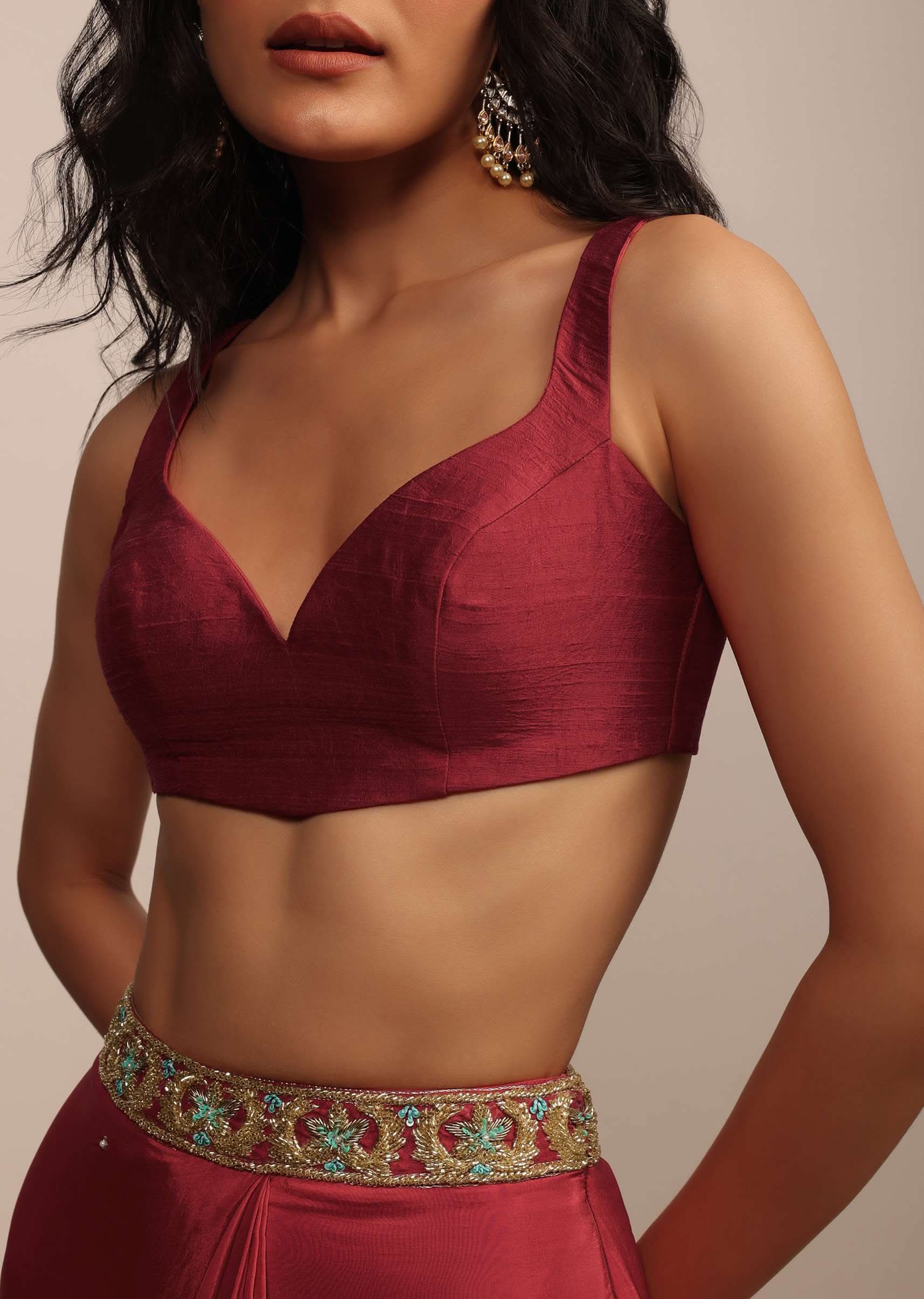 Blood Red Sleeveless Blouse In Raw Silk With Sweetheart Neckline - Image 3