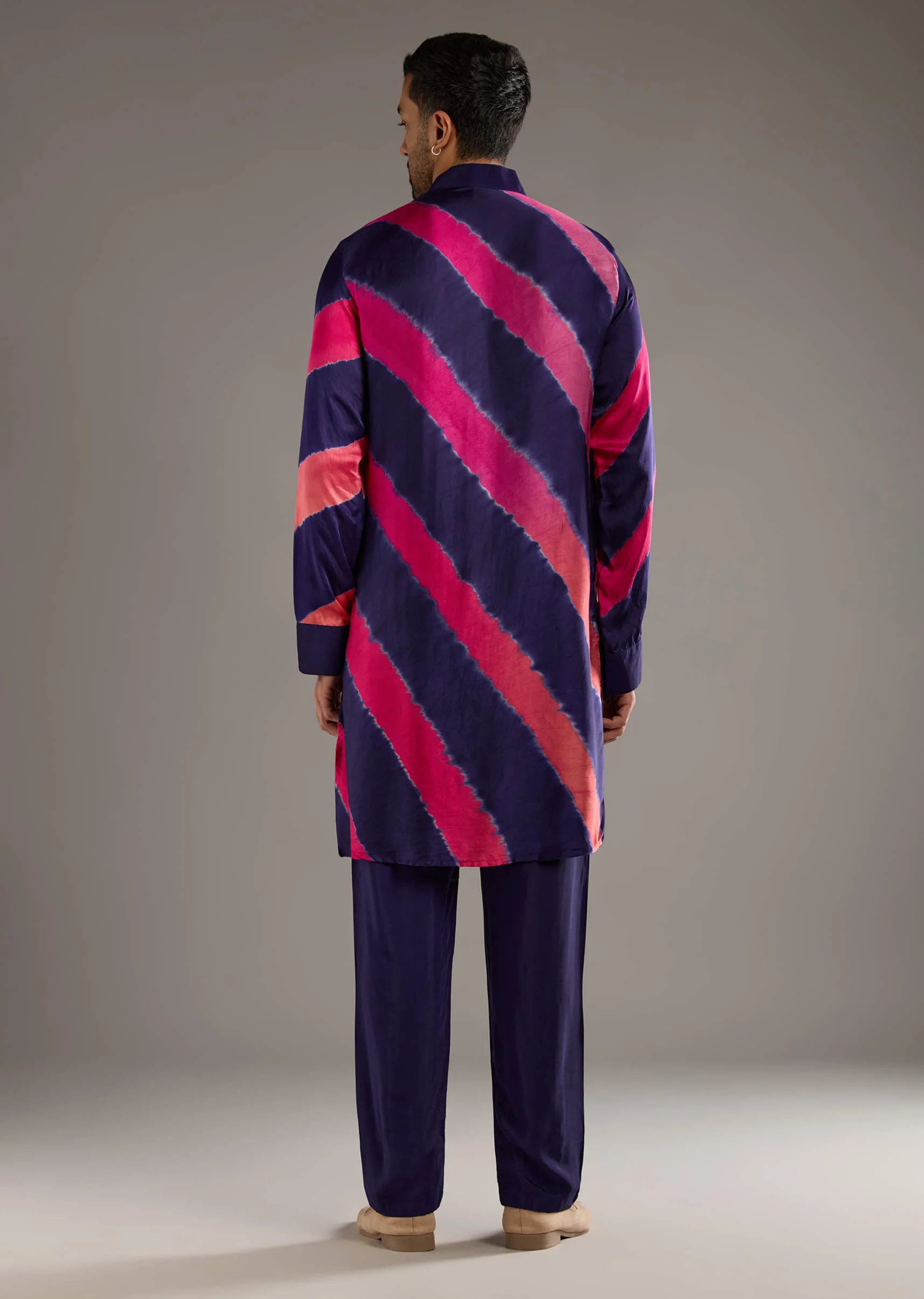 Blue Modal Kurta Set For Men With Hand Dyed Leheriya Print - Image 5