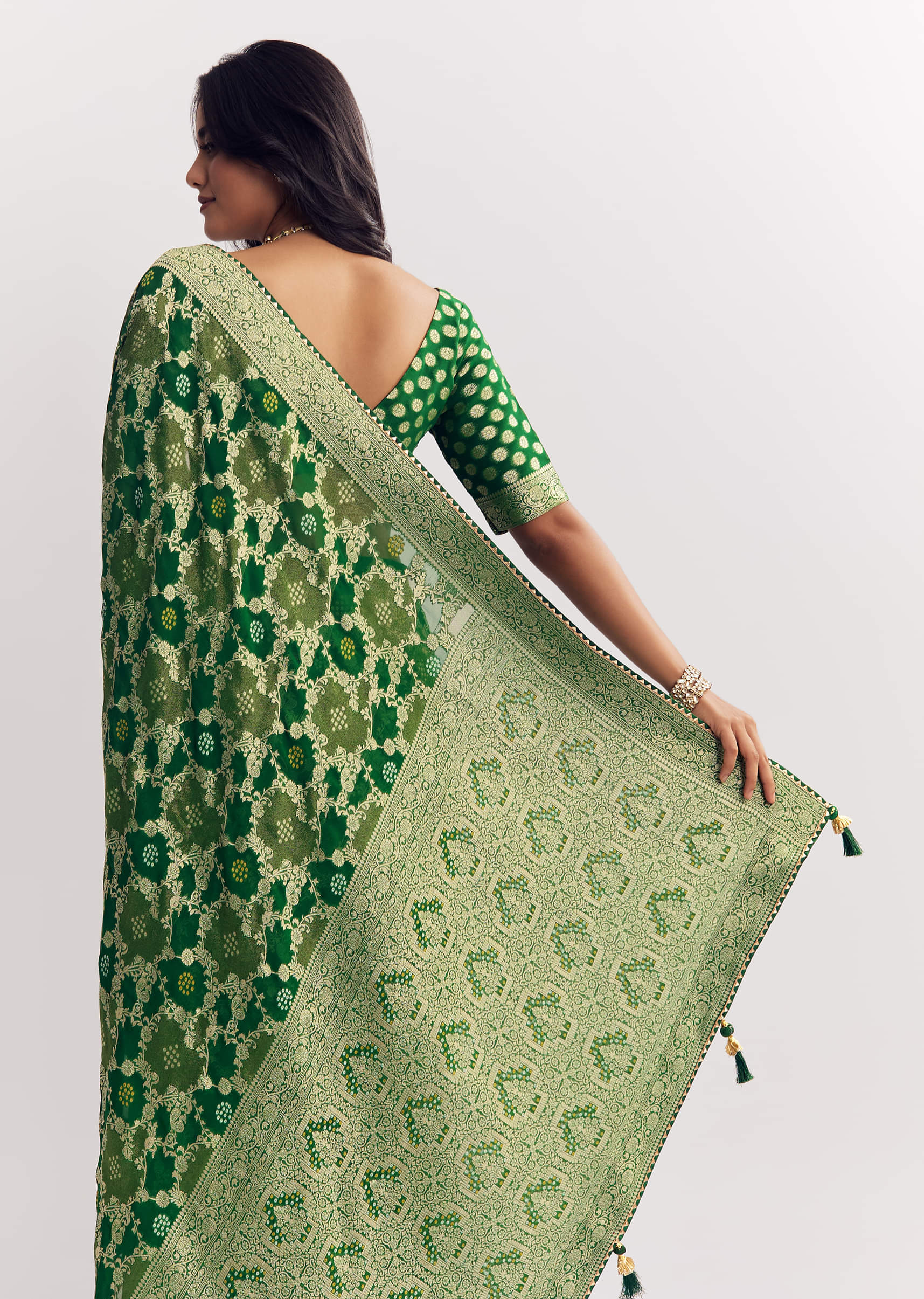 Bottle Green Shaded Dola Silk Saree With Zari Jaal Work - Image 6