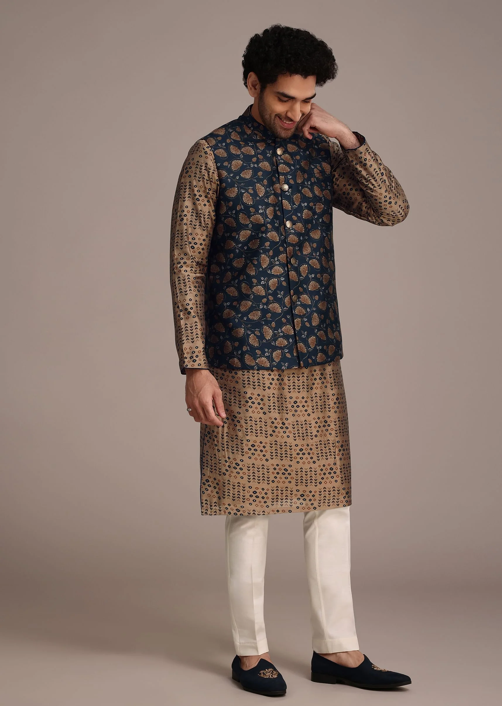 Bronze Silk Printed Kurta Set With Leaf Motifs - Image 4