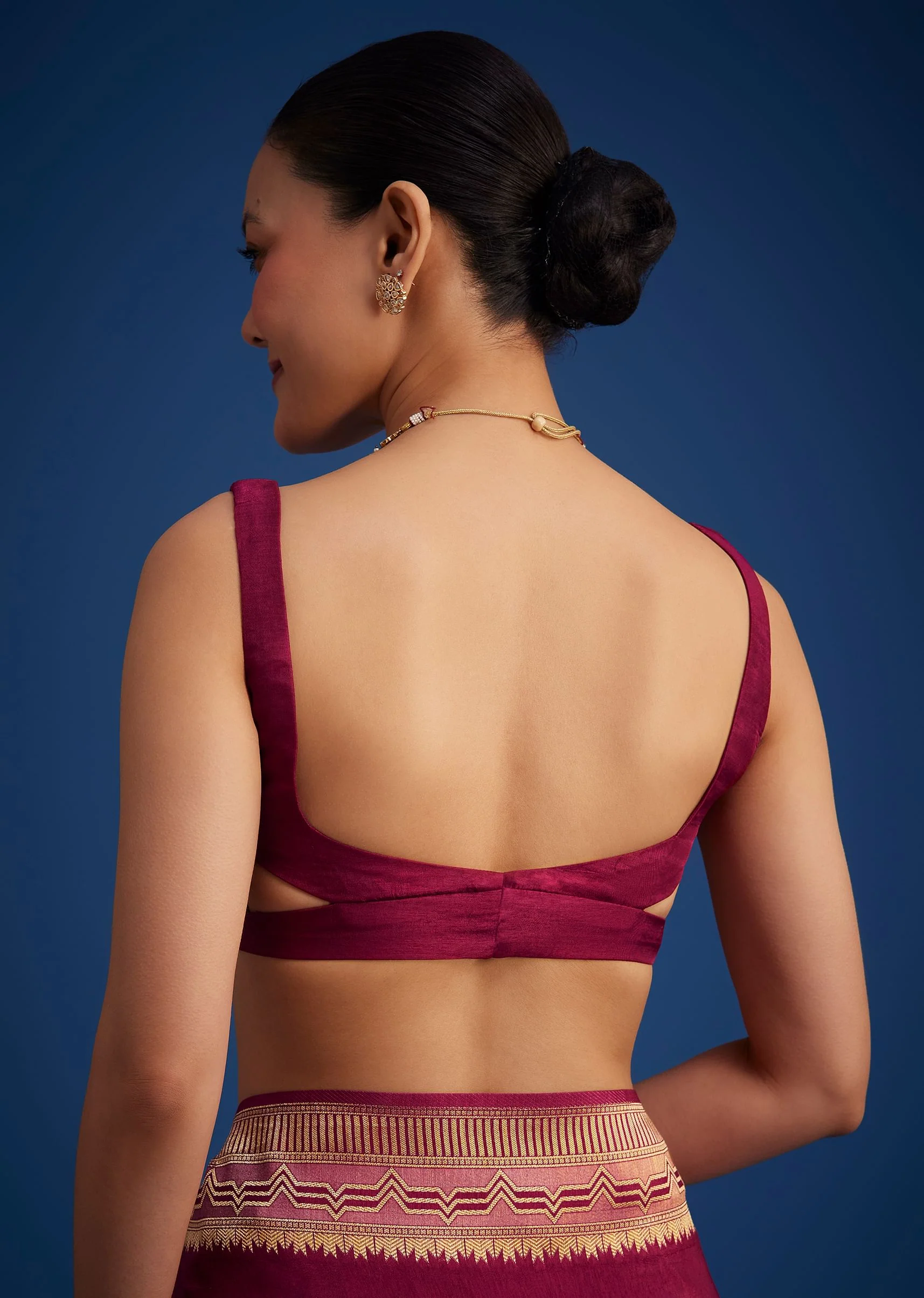 Burgundy Pink Dola Silk Saree With All Over Zari Work - Image 8