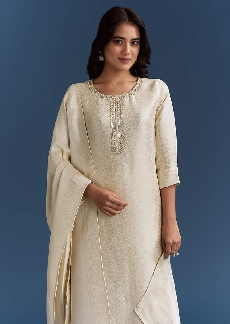 White Banarasi Tissue Kurta Set With Zardosi Neckline - Image 3