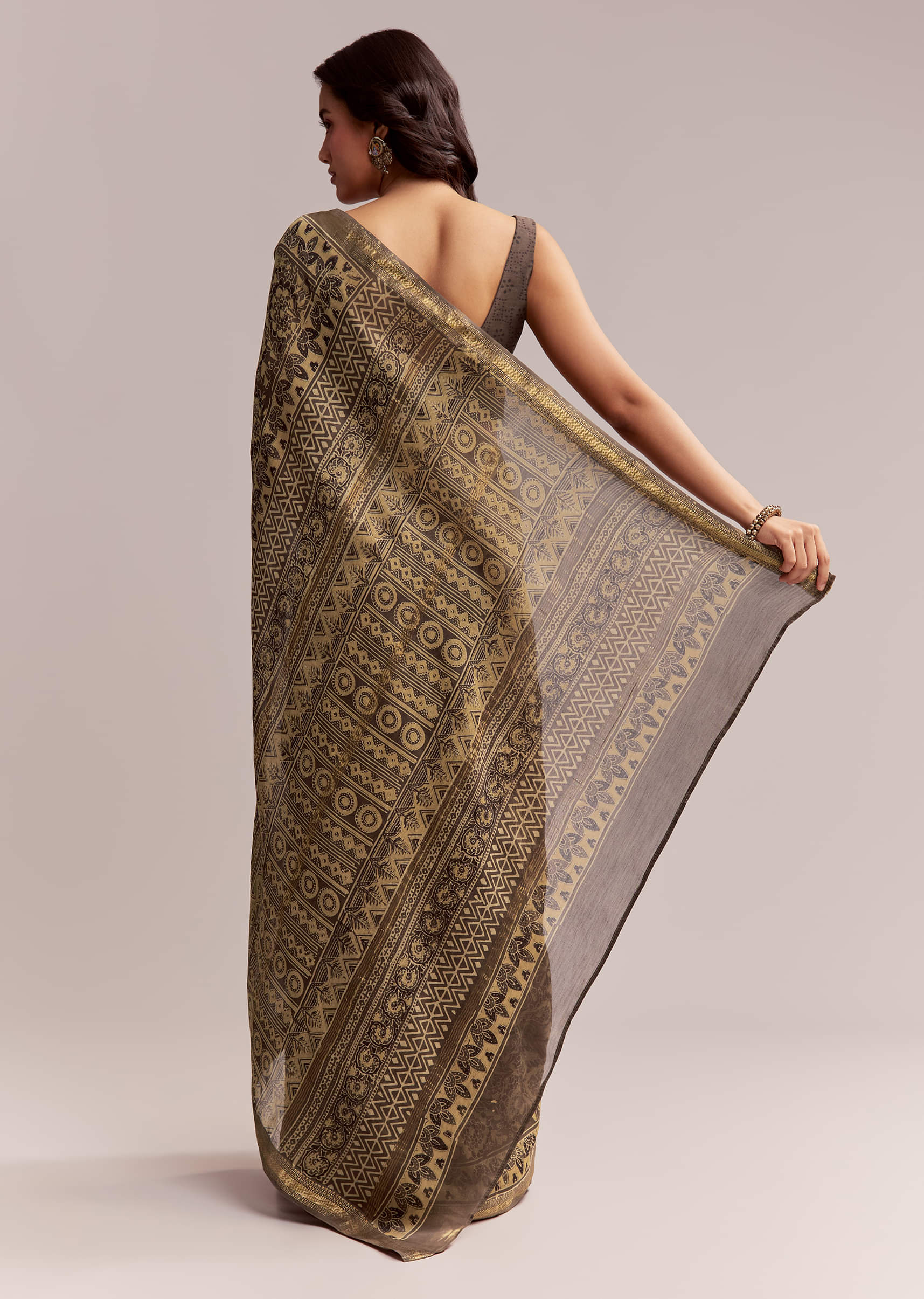 Dark Beige Linen Printed Saree With Authentic Floral Ajrakh Print - Image 4