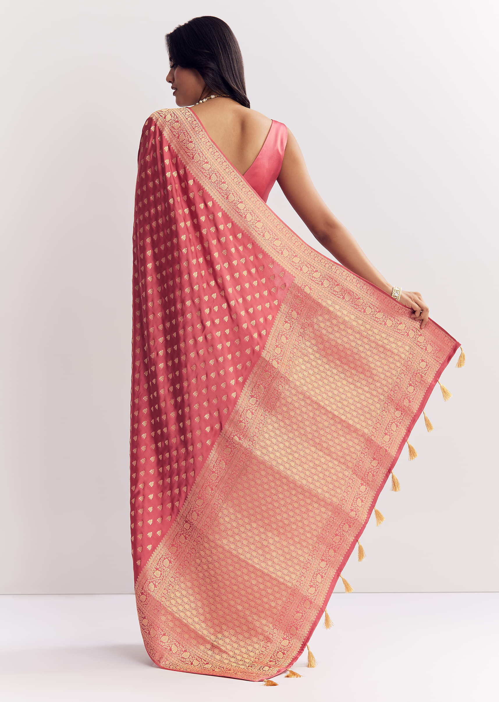 Dusky Pink Silk Saree With Butti And Woven Border - Image 4