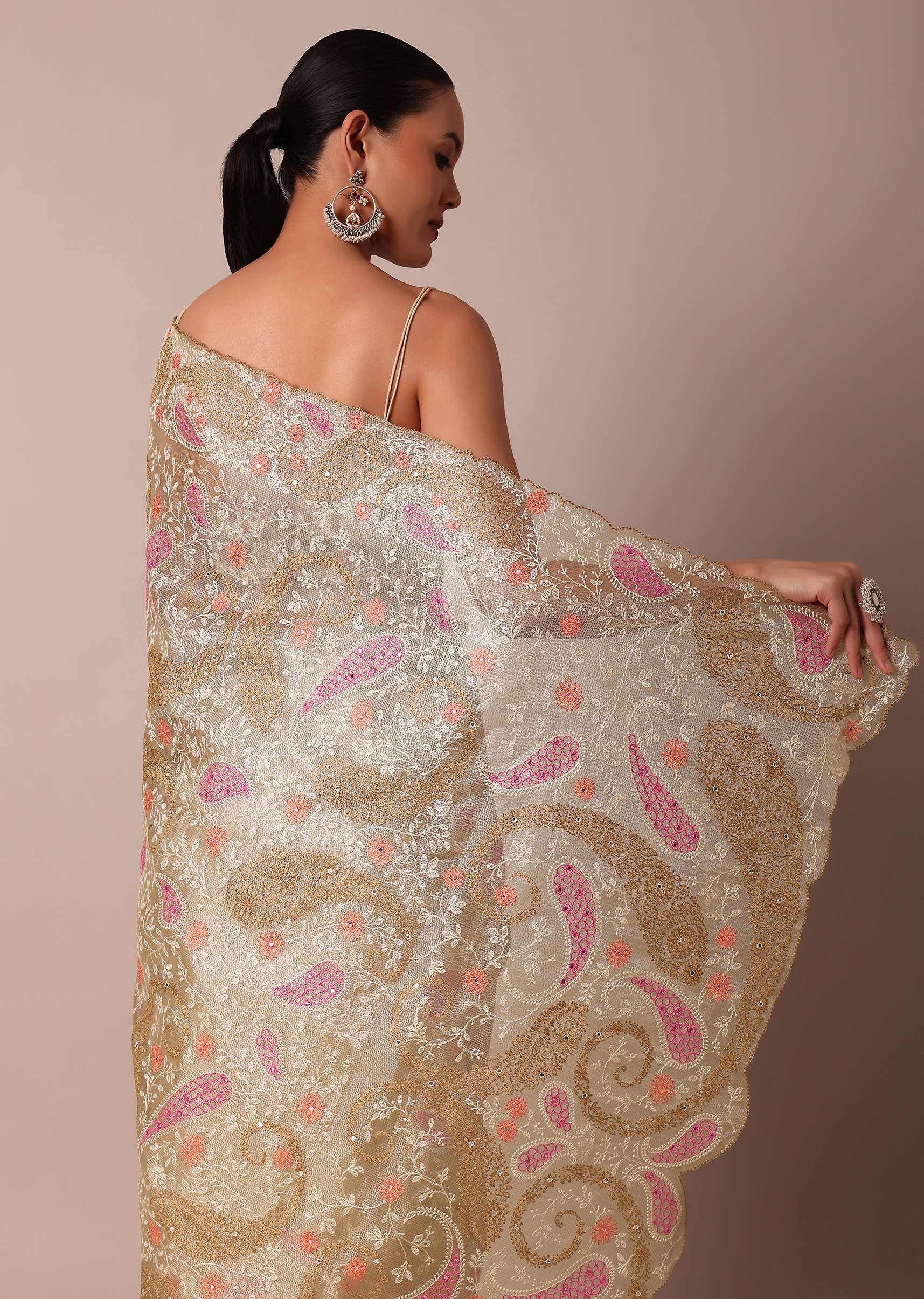 Gold Chanderi Silk Saree With Intricate Zari Embellishments - Image 4