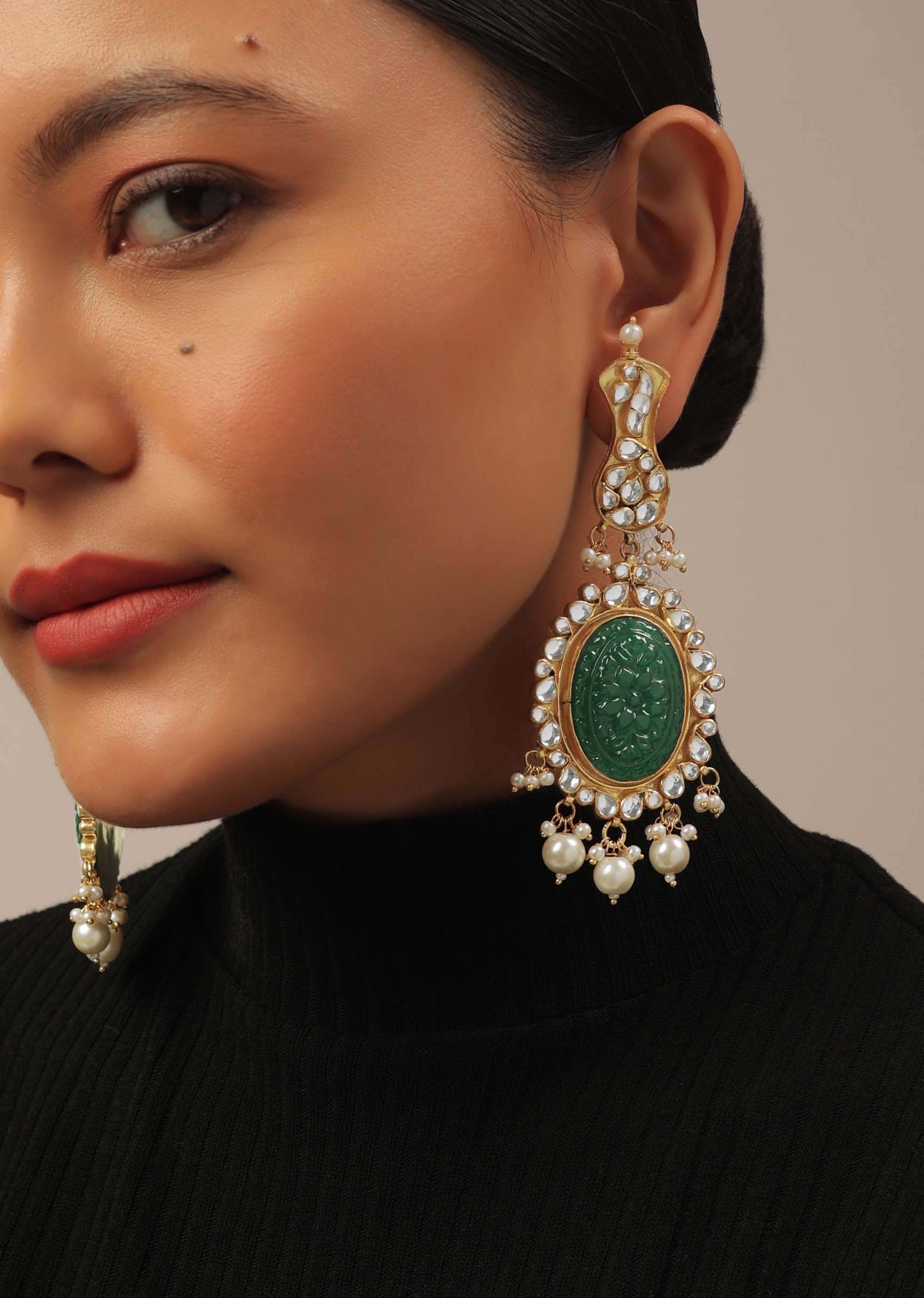 Gold Finish Carved Emerald Green Kundan Polki Bridal Choker Set - Image 3