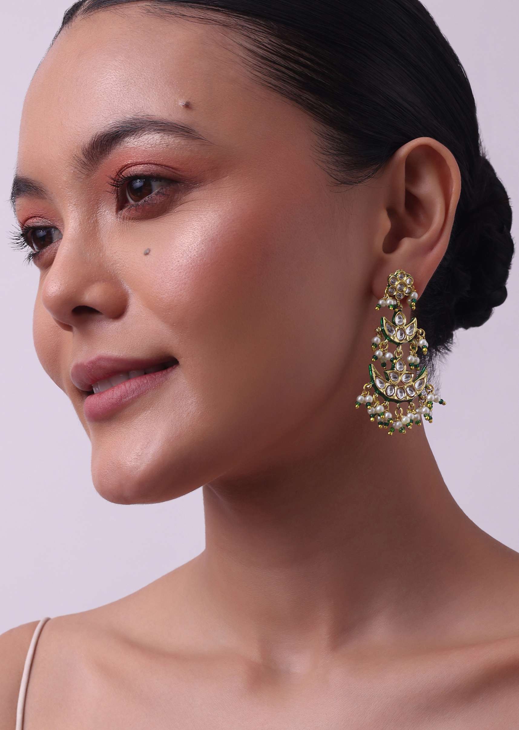 Gold Finish Green Kundan Necklace Set With Beads And Pearls - Image 3