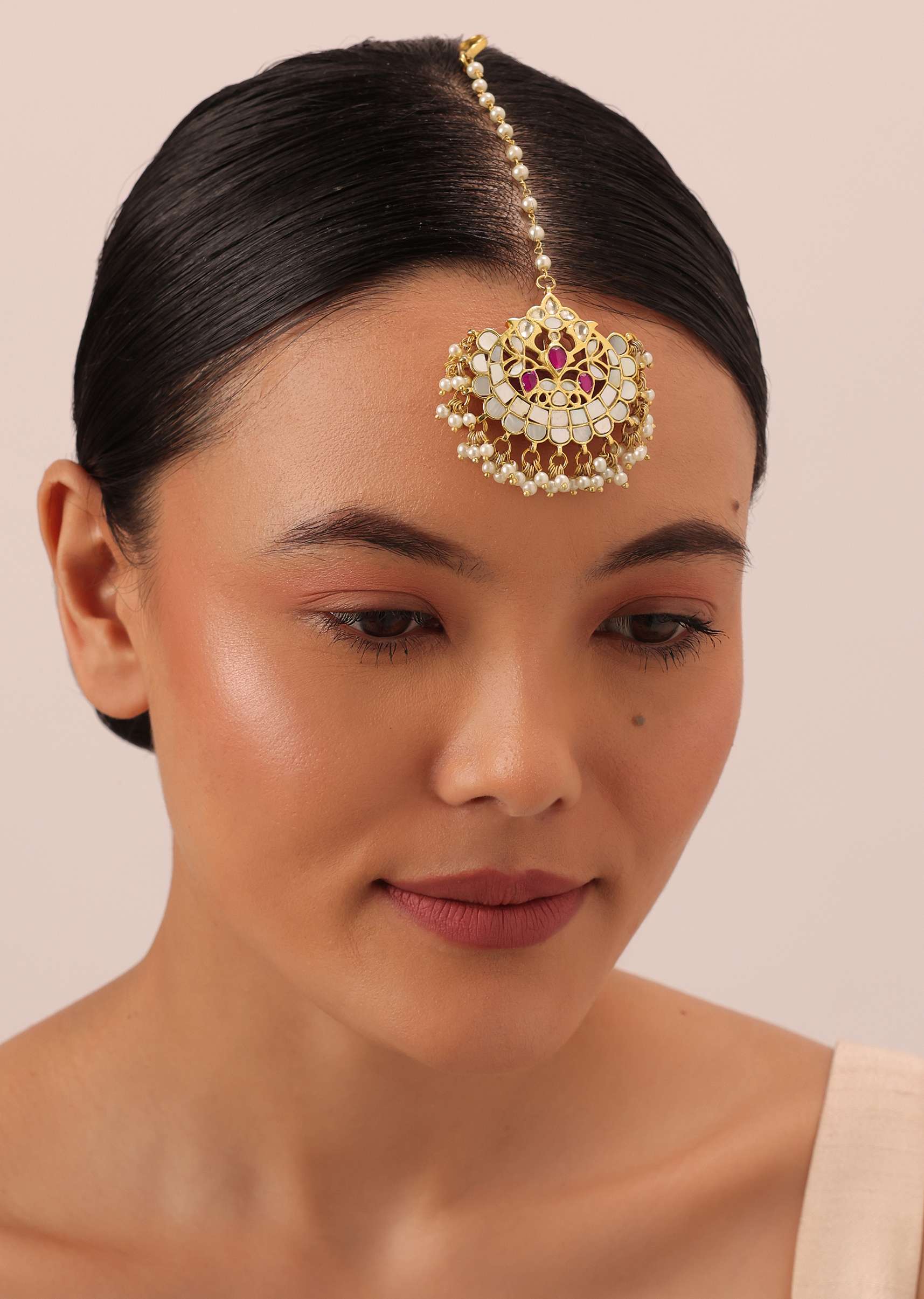 Gold Finish Jadau Kundan Multicolor Maangteeka With Synthetic Stones And Beads - Image 3