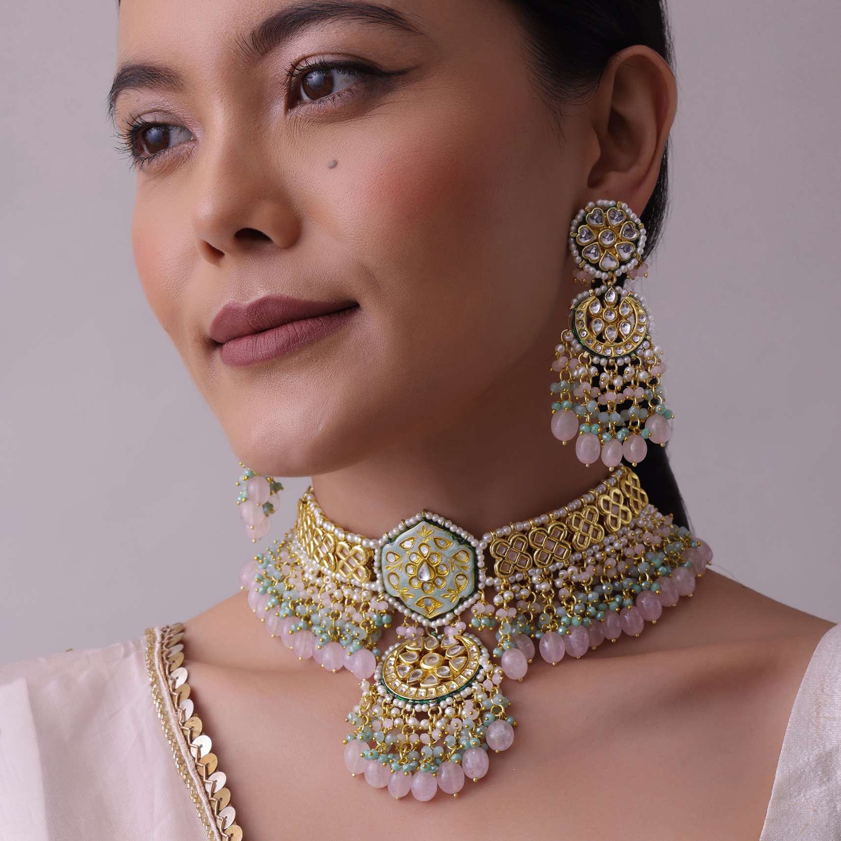 Gold-Finish Kundan Choker Necklace Set With Intricate Work In Mix Metal - Image 2
