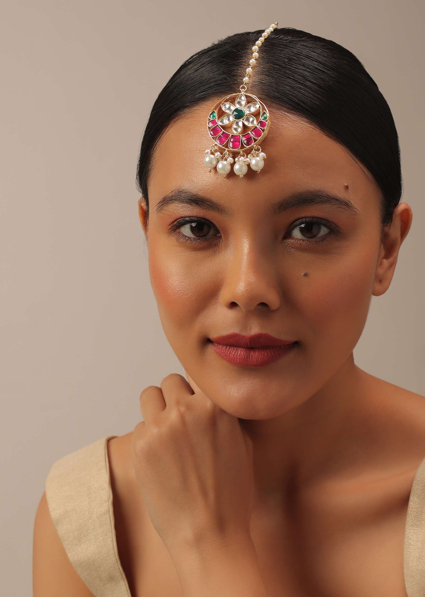 Gold Finish Kundan Multicolor Maangtika With Synthetic Stones And Beads