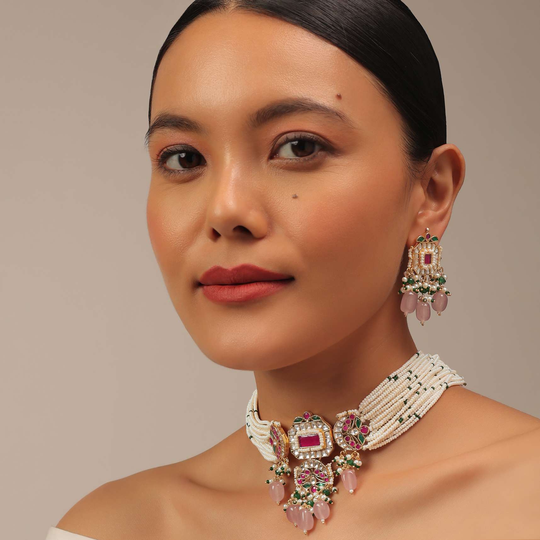 Gold Finish Kundan Polki Choker Set With Peach Drops - Image 2