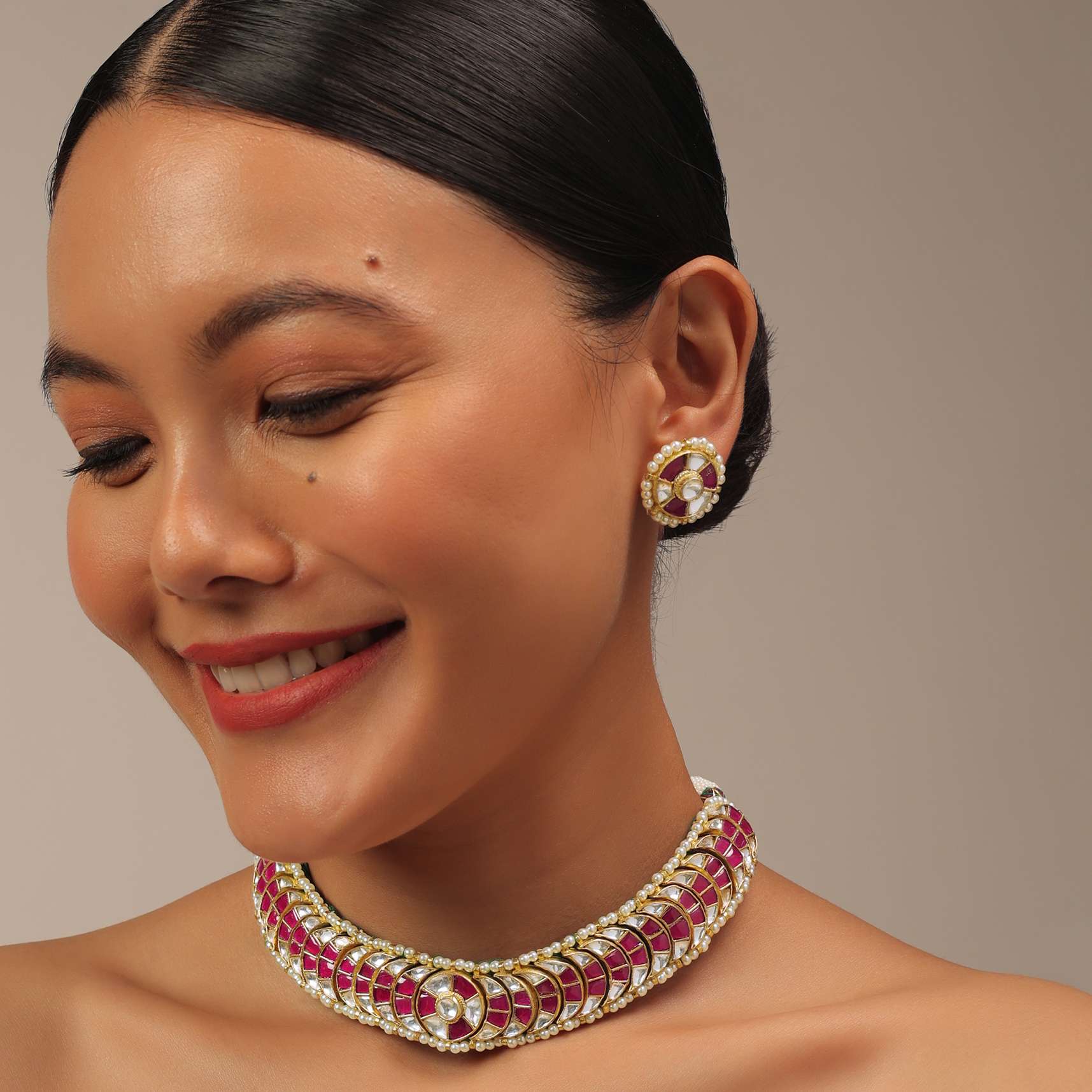 Gold Finish Rajwadi Kundan Polki Choker Set - Image 2