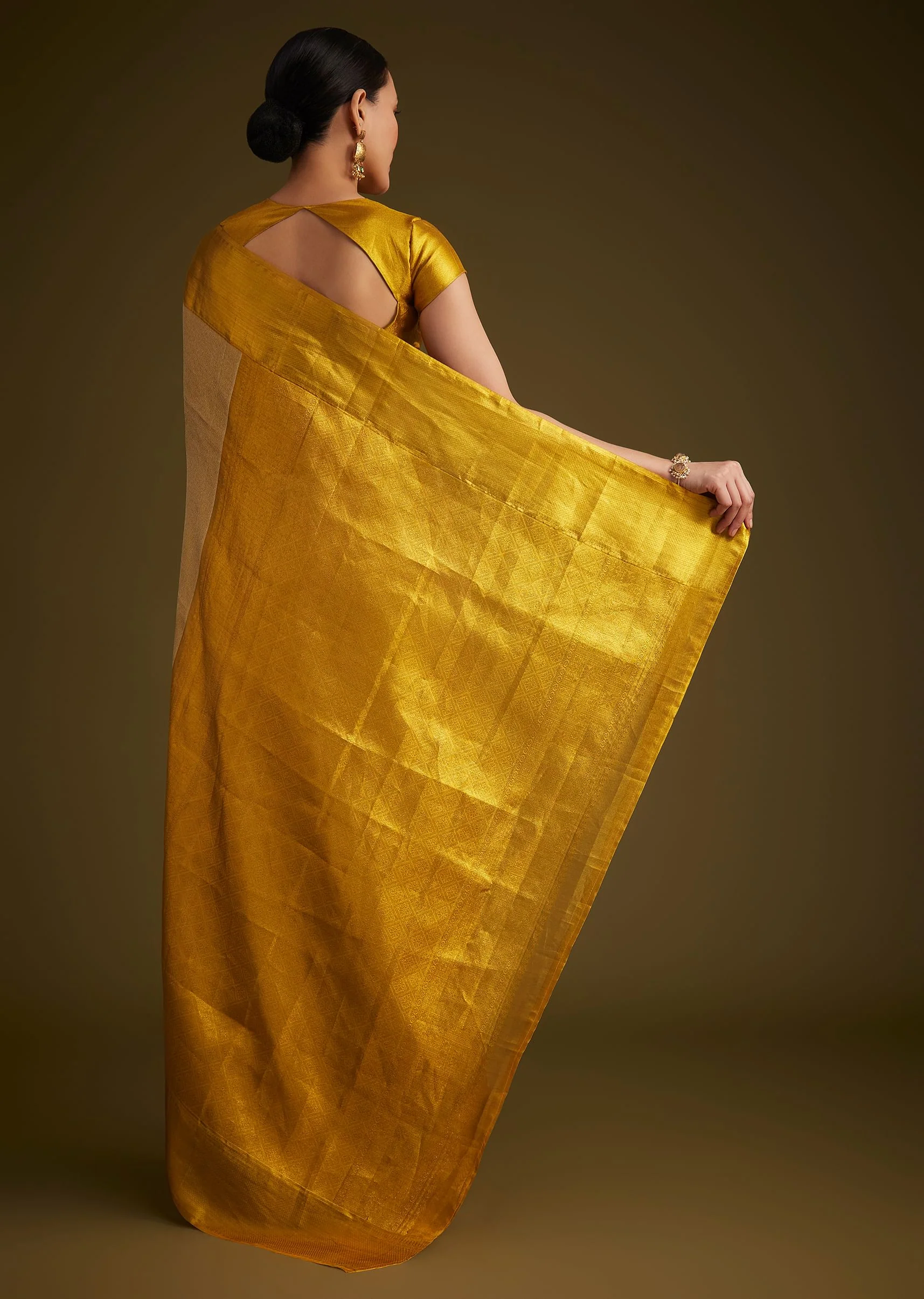 Gold Kanjivaram Silk Saree With Golden Zari Detailing - Image 7