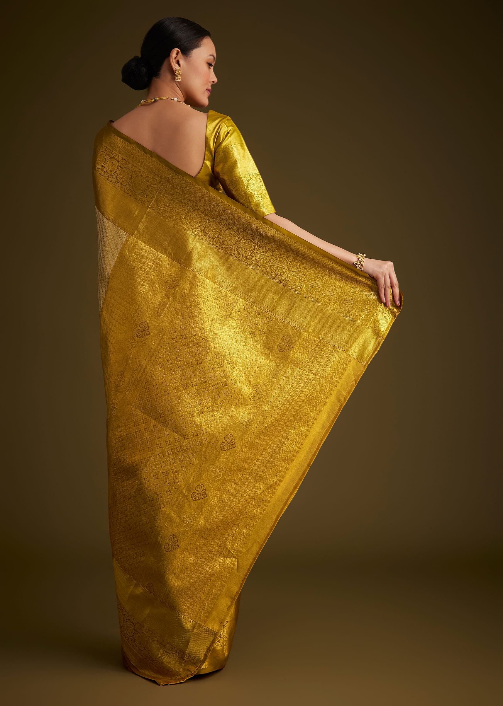 Gold Kanjivaram Silk Saree With Zari Border - Image 5