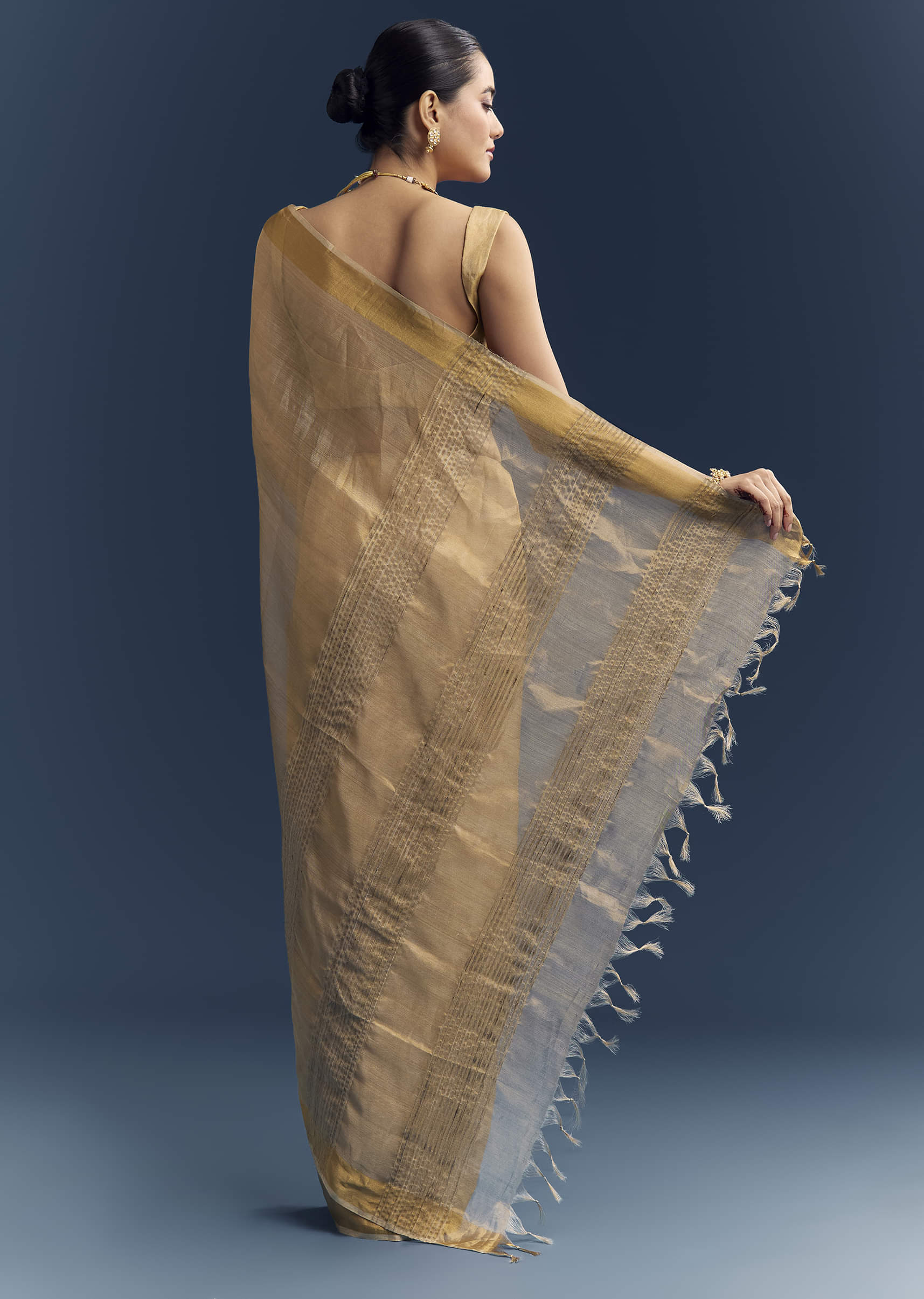 Gold Tissue Organza Woven Saree With Golden Zari Work - Image 4