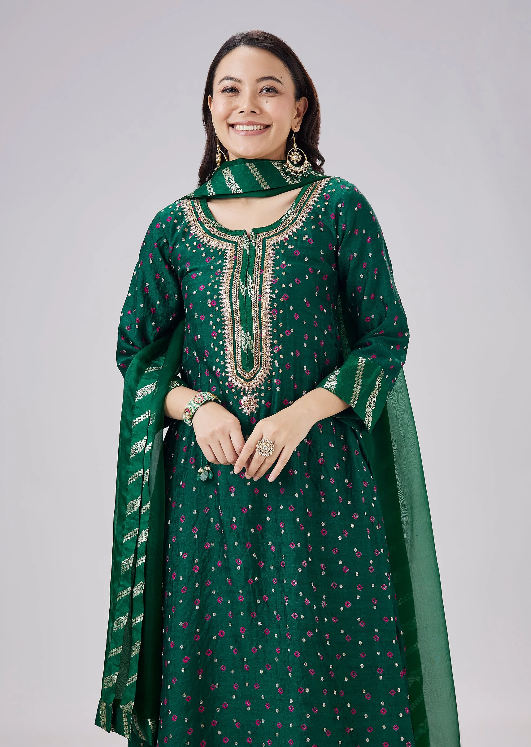 Green Banarasi Bandhani Silk Kurta Set With Dupatta - Image 4
