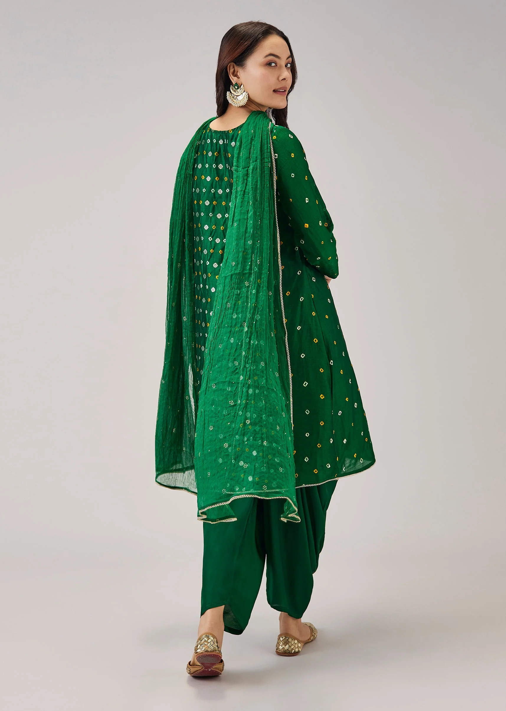 Green Bandhani Banarasi Dhoti Set With Gotta Work - Image 5