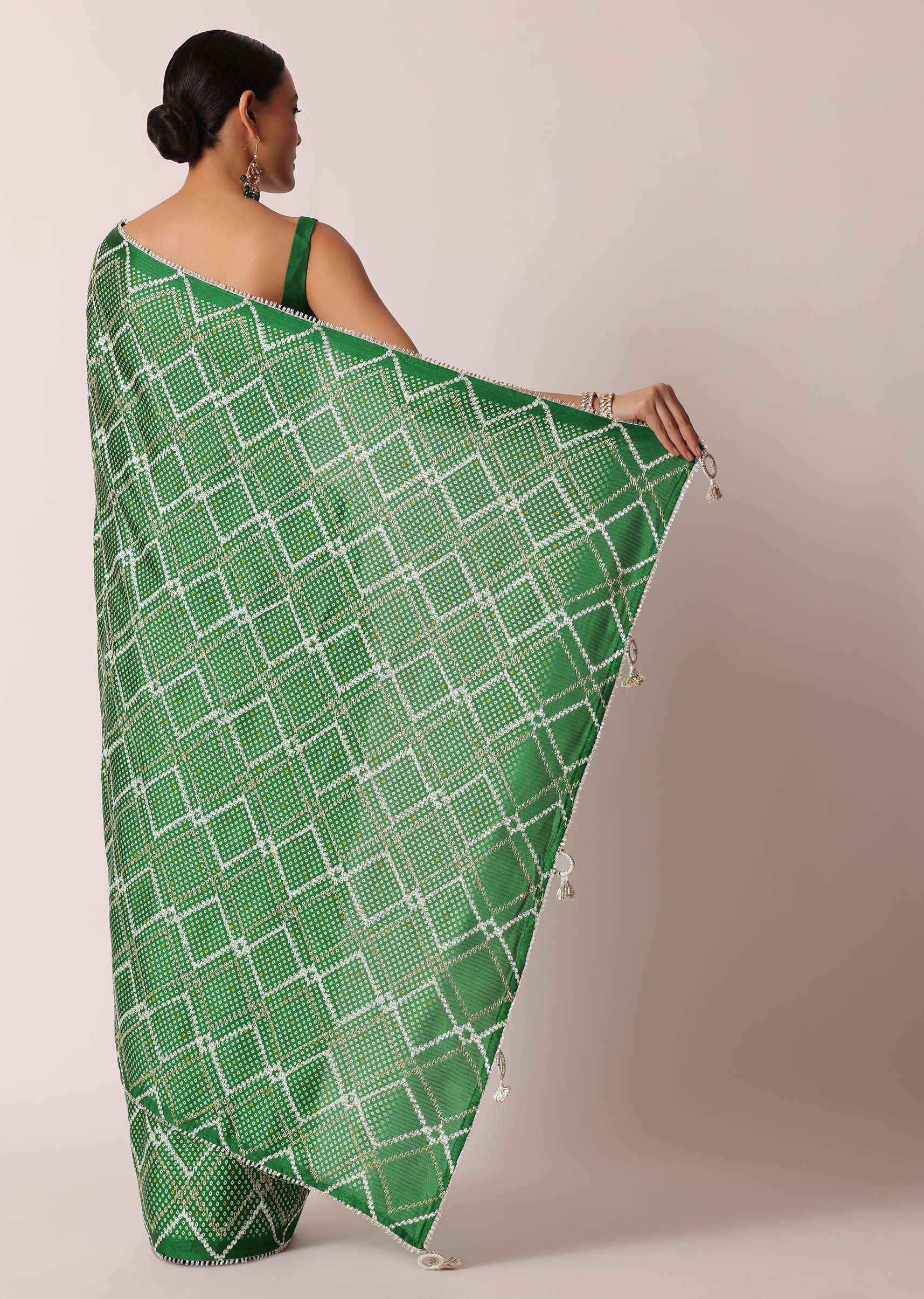 Green Bandhani Silk Saree With Gota Work And Unstitched Blouse Piece - Image 4