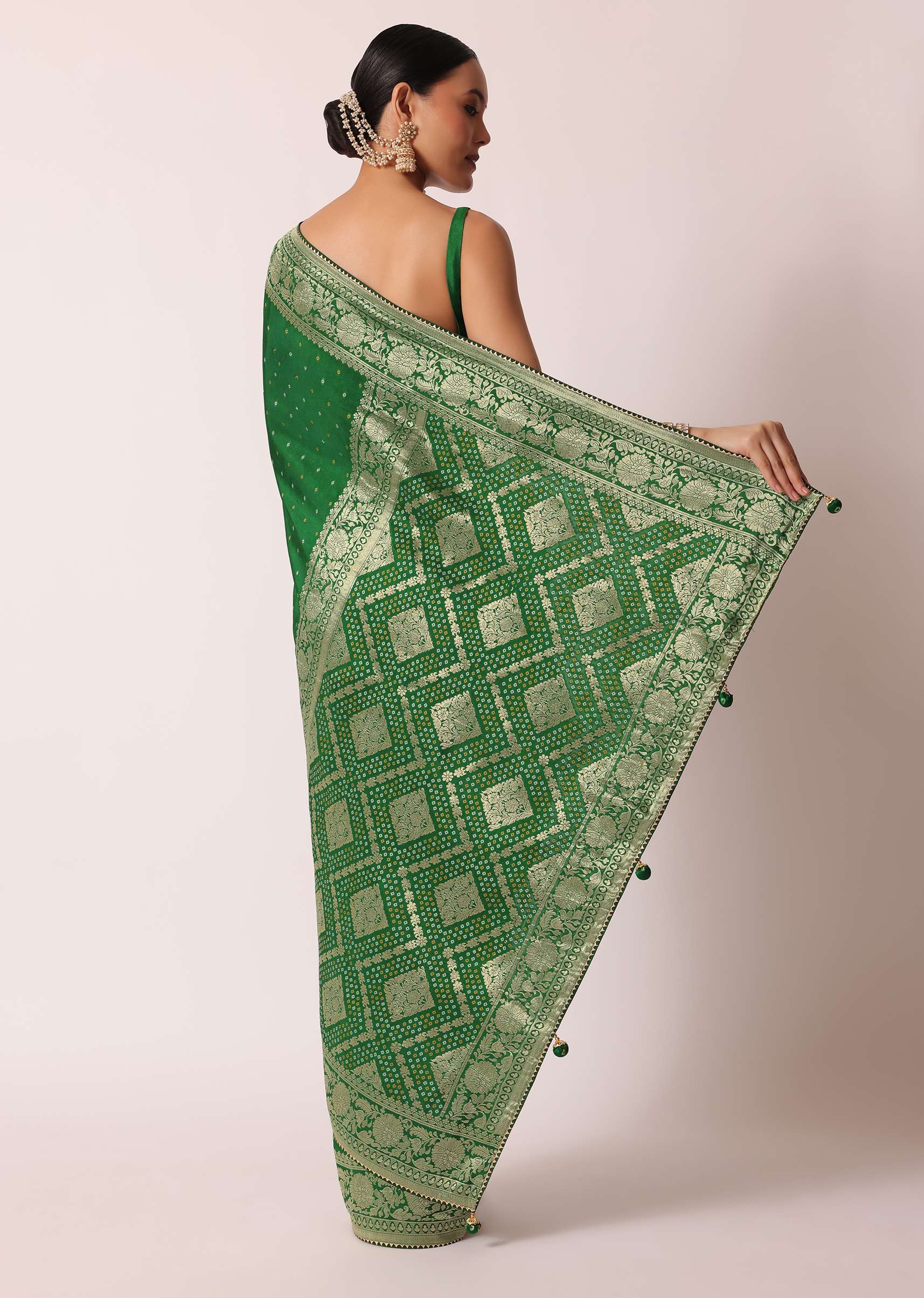 Green Bandhani Silk Saree With Woven Motif And Unstitched Blouse Piece - Image 6