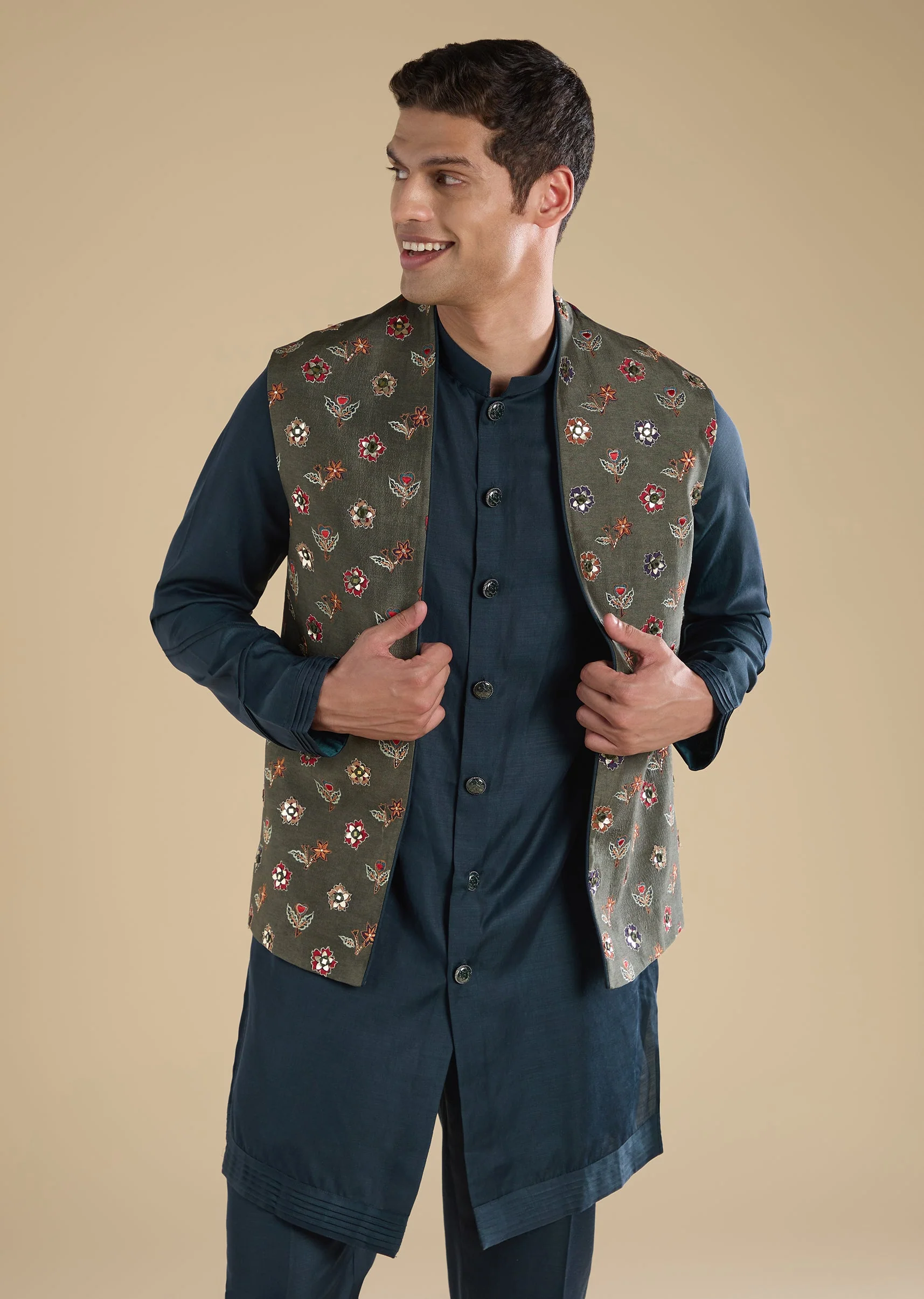 Green Embellished Jacket Kurta Set With Pants - Image 4