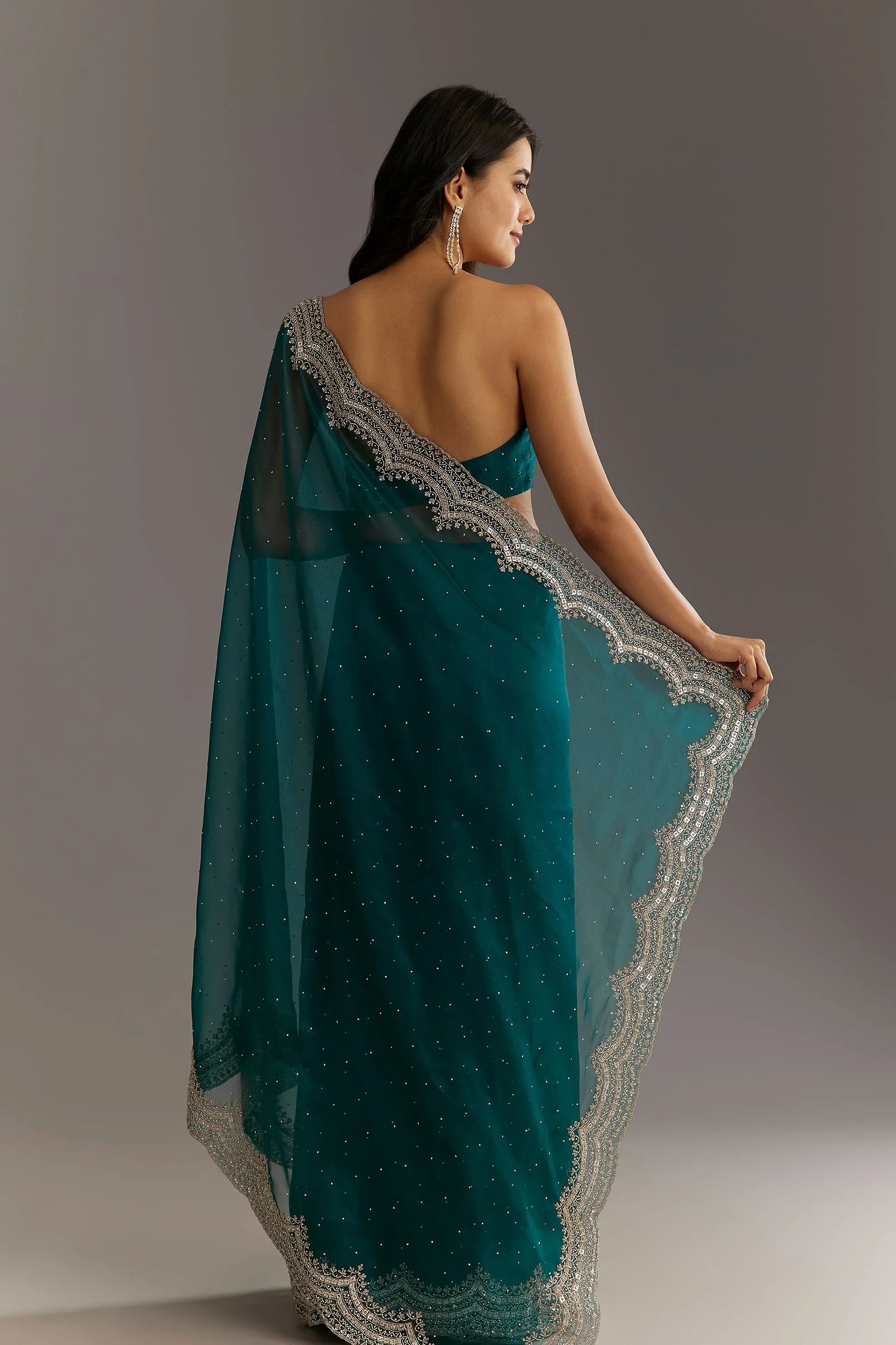Green Embellished Tissue Saree With Embroidered Cutdana Sequin Border - Image 4
