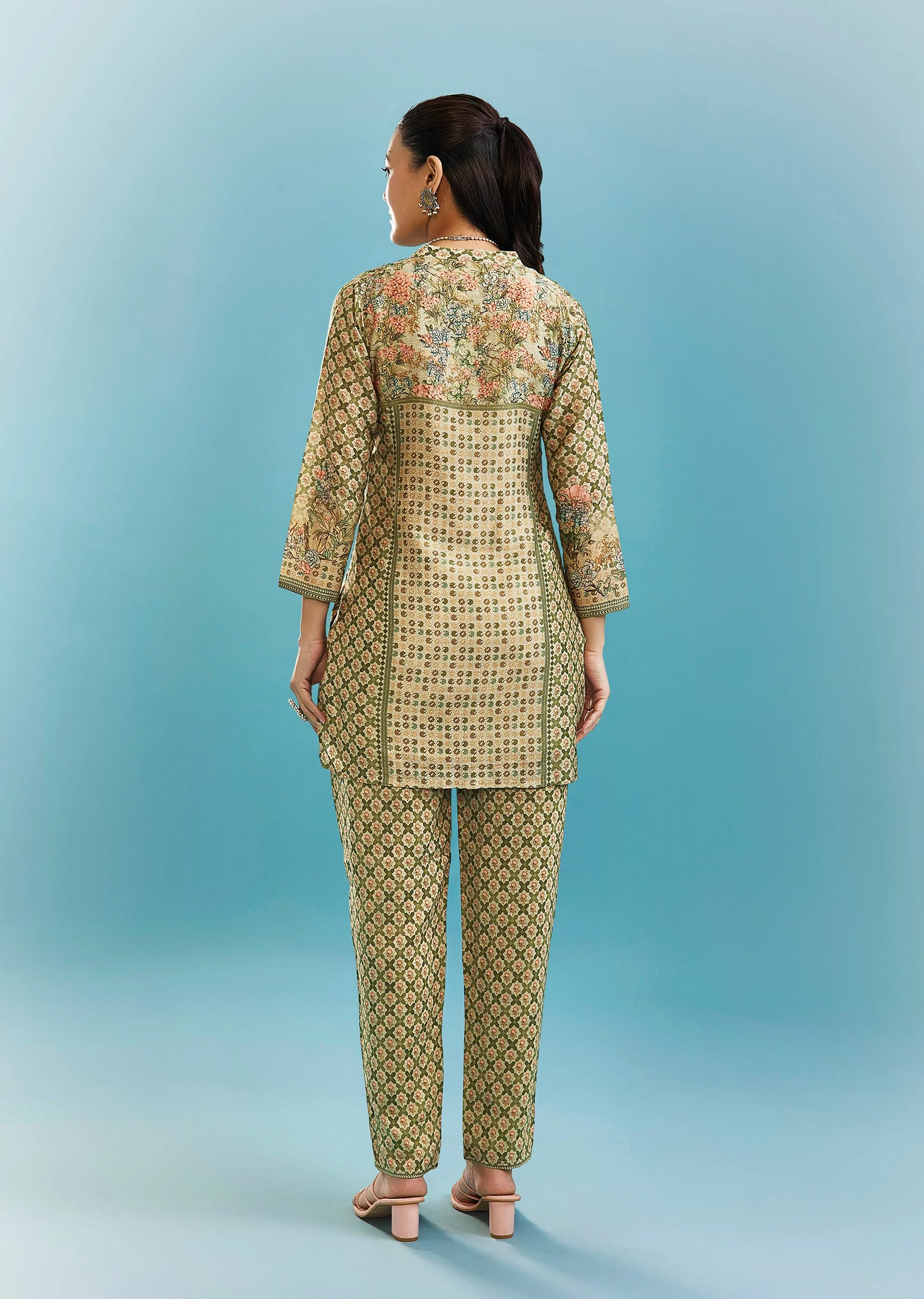 Green Floral Co-ord Set With Cut Dana And Sequins Work - Image 5