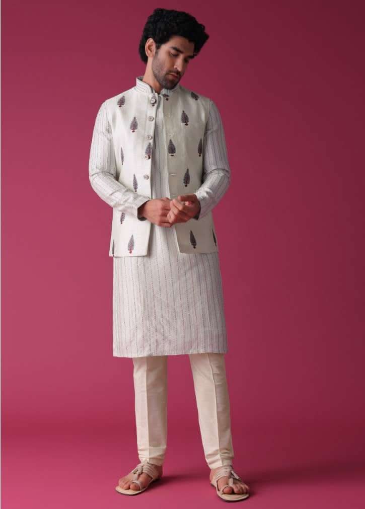 Green Jacket Kurta Set In Art Silk With Threadwork - Image 4