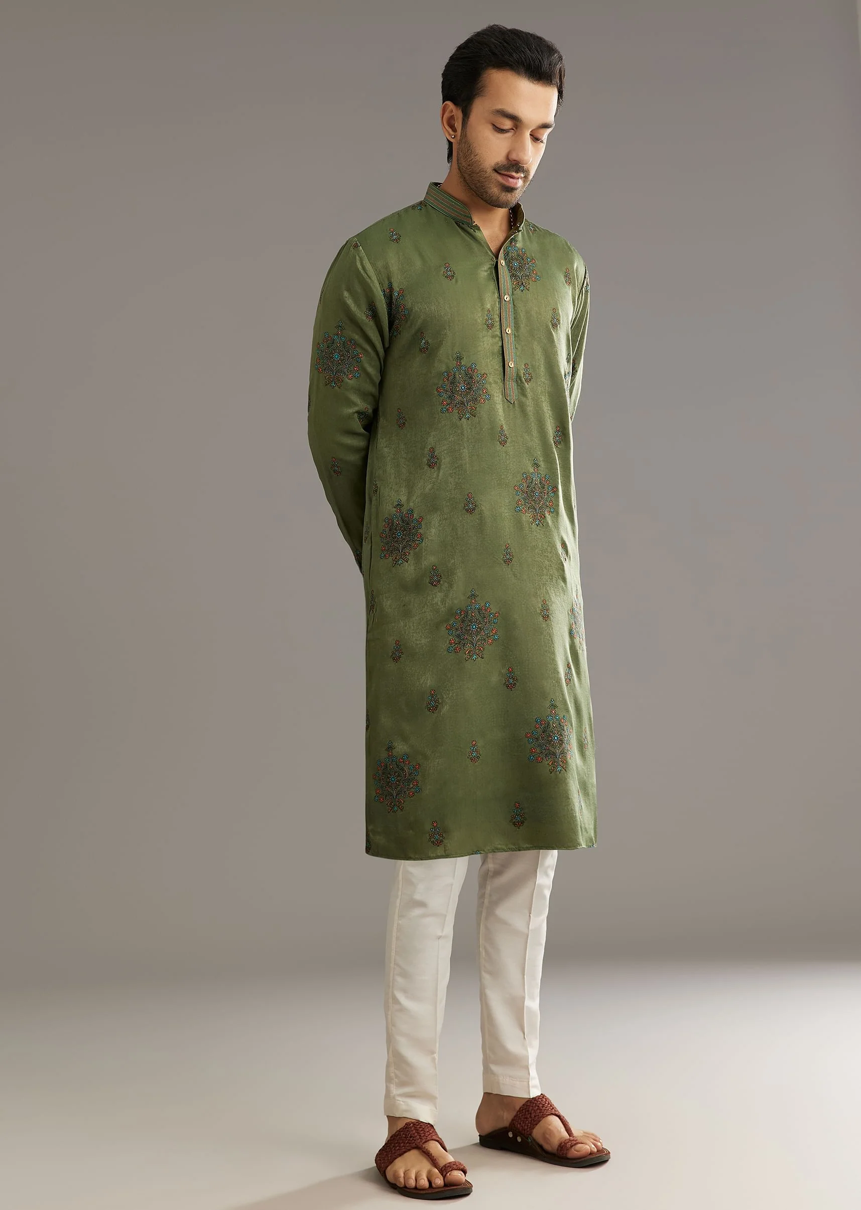Green Silk Kurta Set With Printed Artwork - Image 2